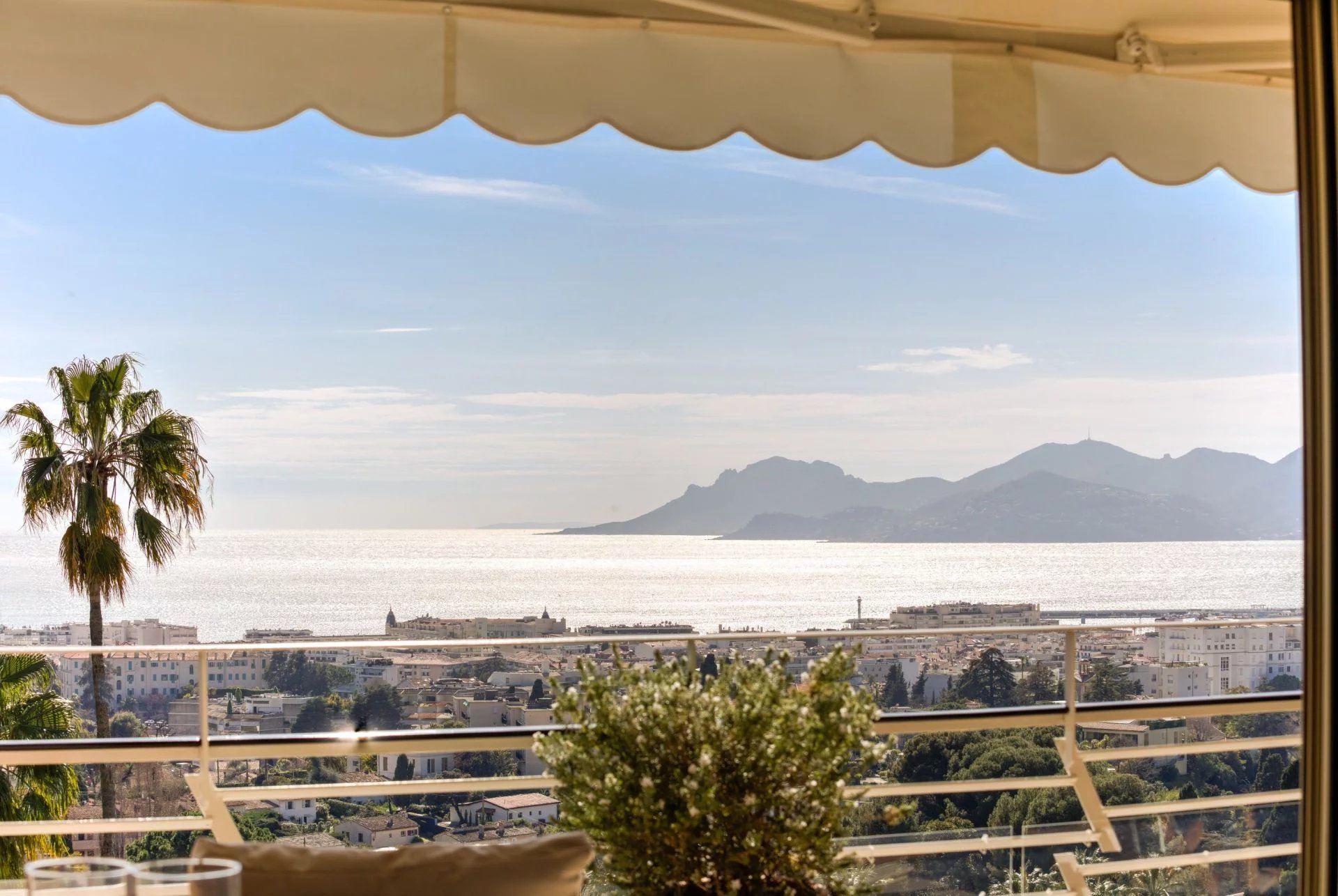 Cannes Basse californie – 3 pièces rénové avec vue mer 15