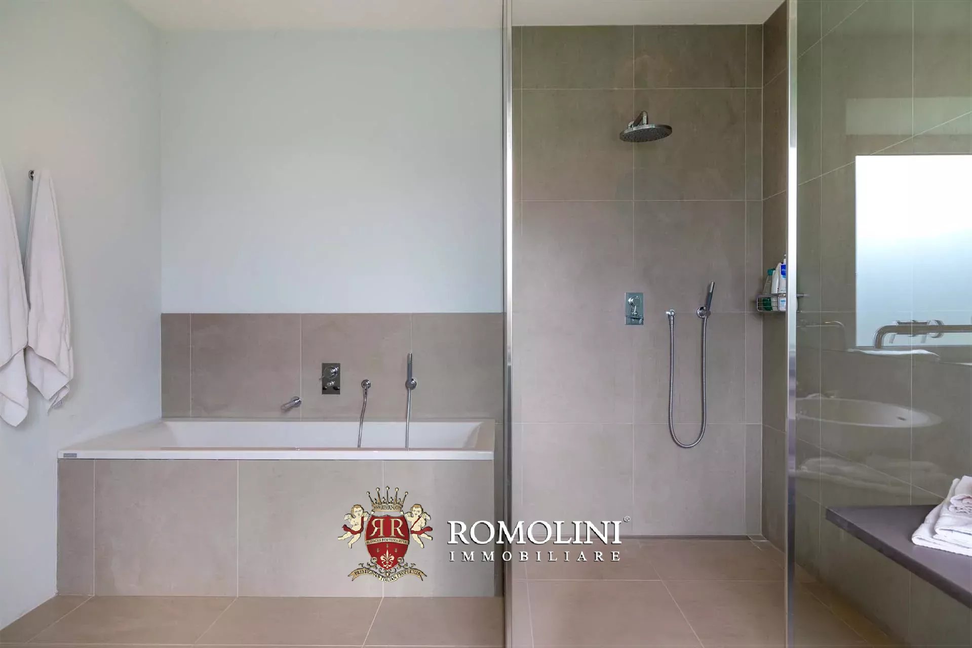 7 Bedroom Villa/Townhouse's Image 111
