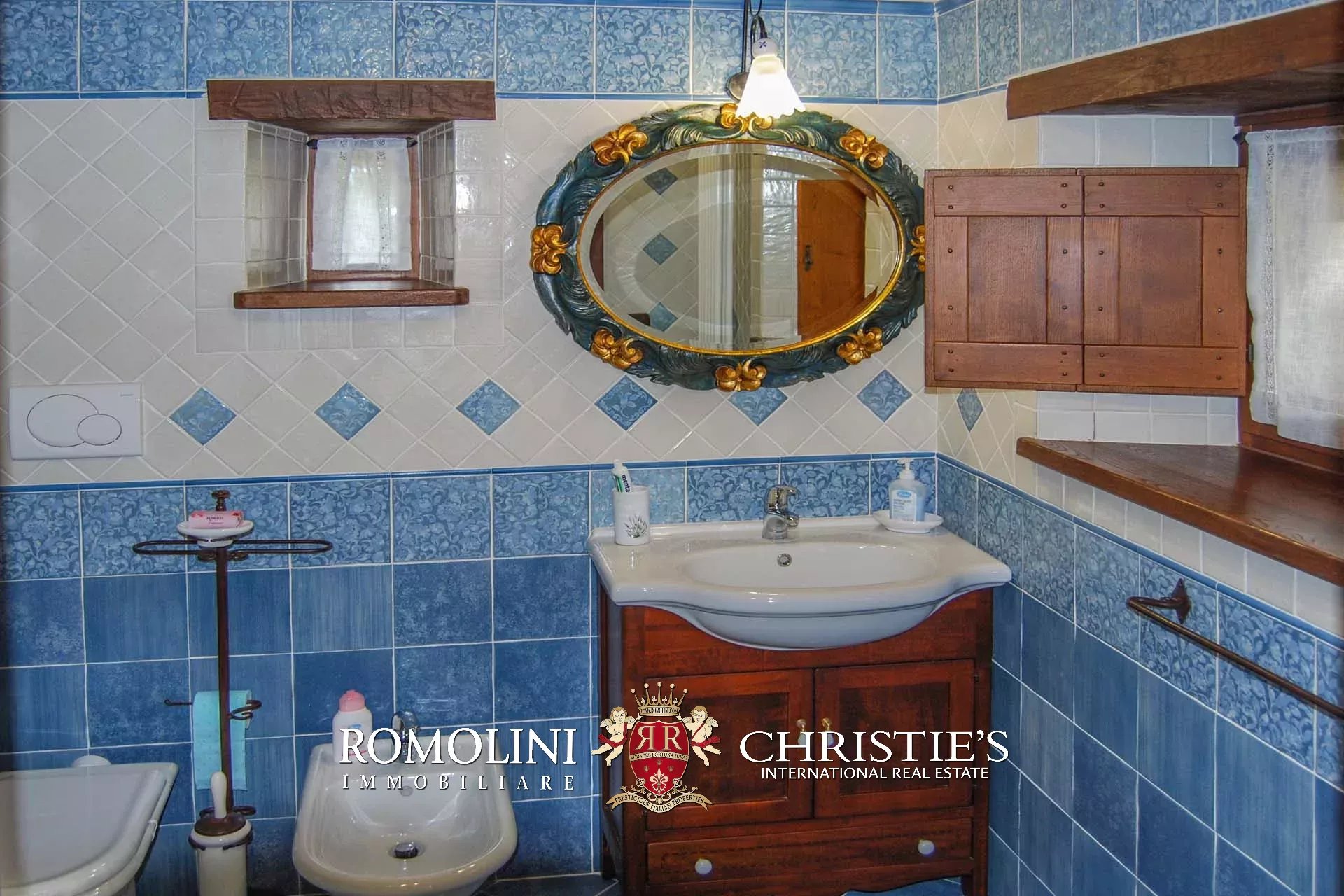 10 Bedroom Villa/Townhouse's Image 72