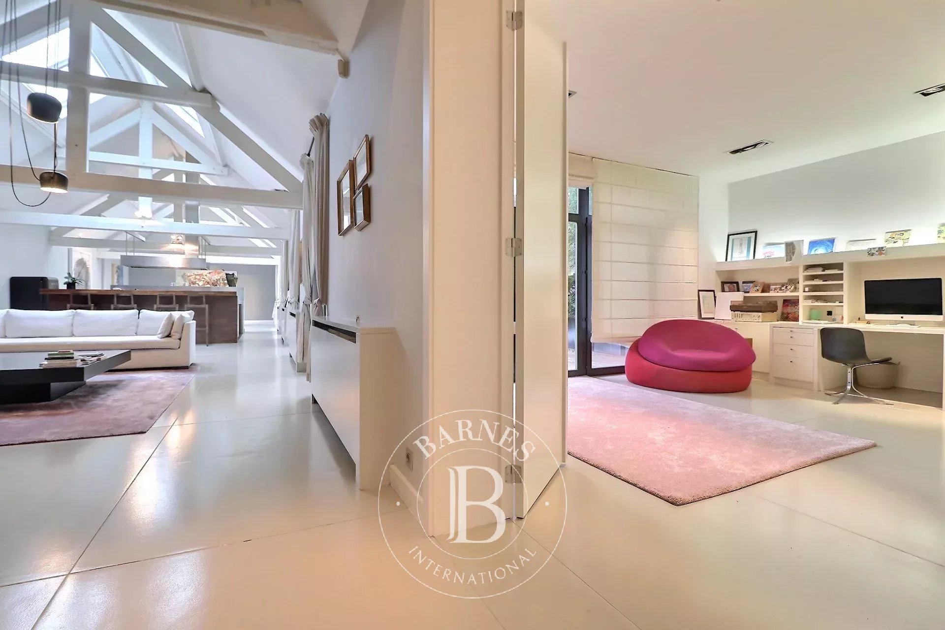 Châtelain - Town house of +/- 450m2 with 6bed + swimming pool