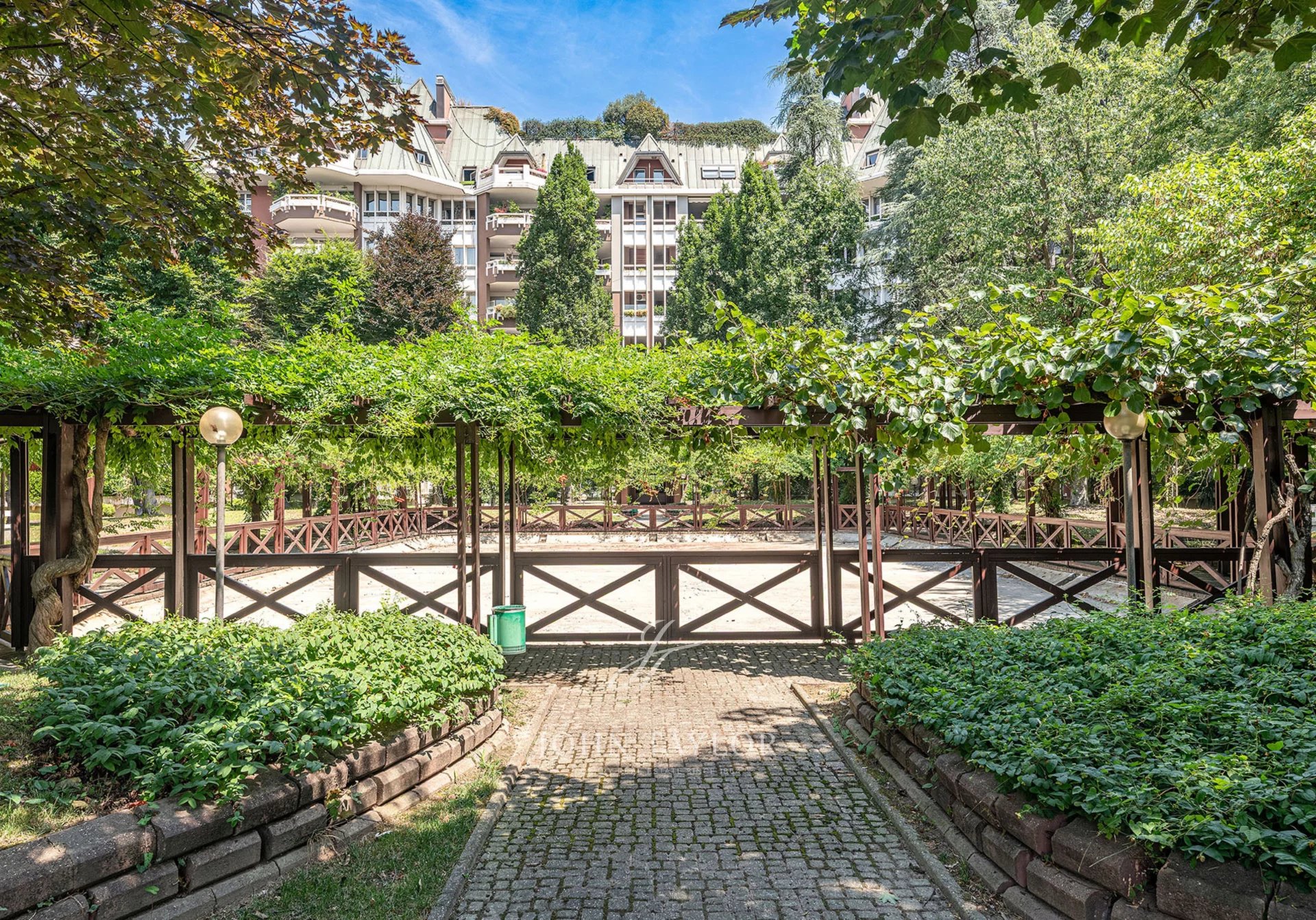 Sale Apartment Milano