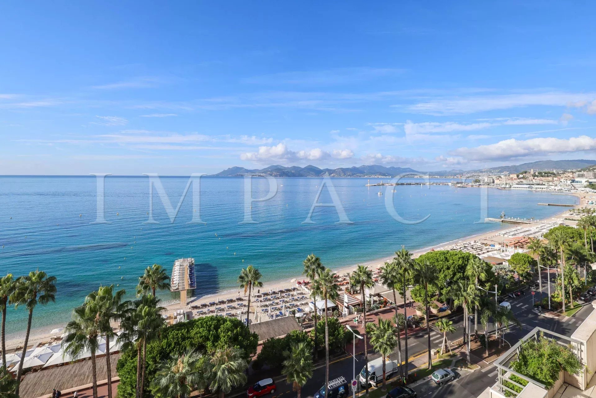 Penthouse with pool and sea view for rent Cannes