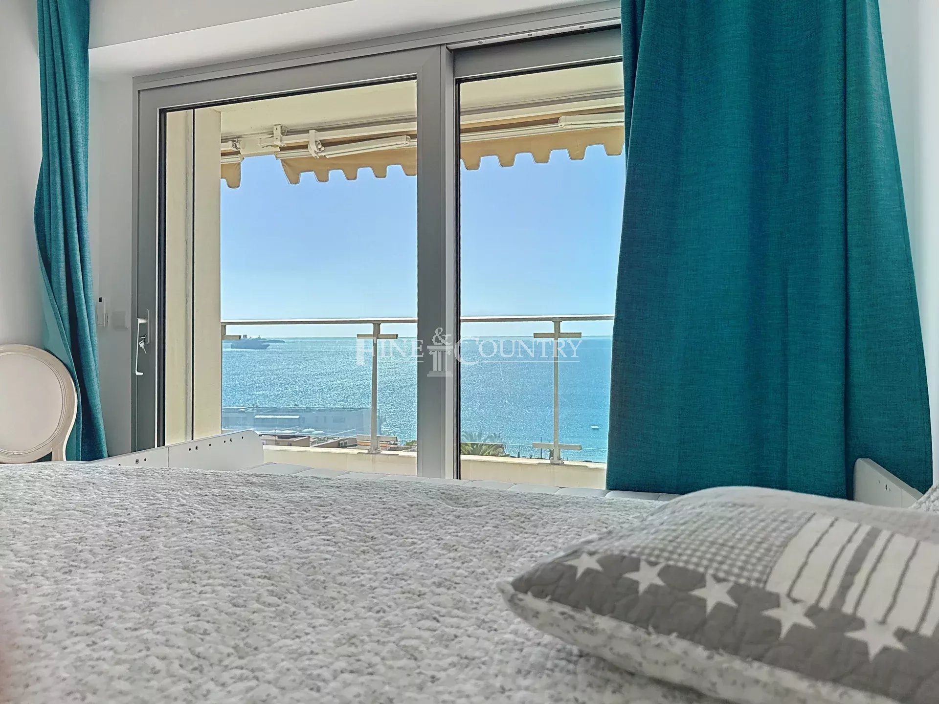 Photo of Sea view apartment for sale in Cannes