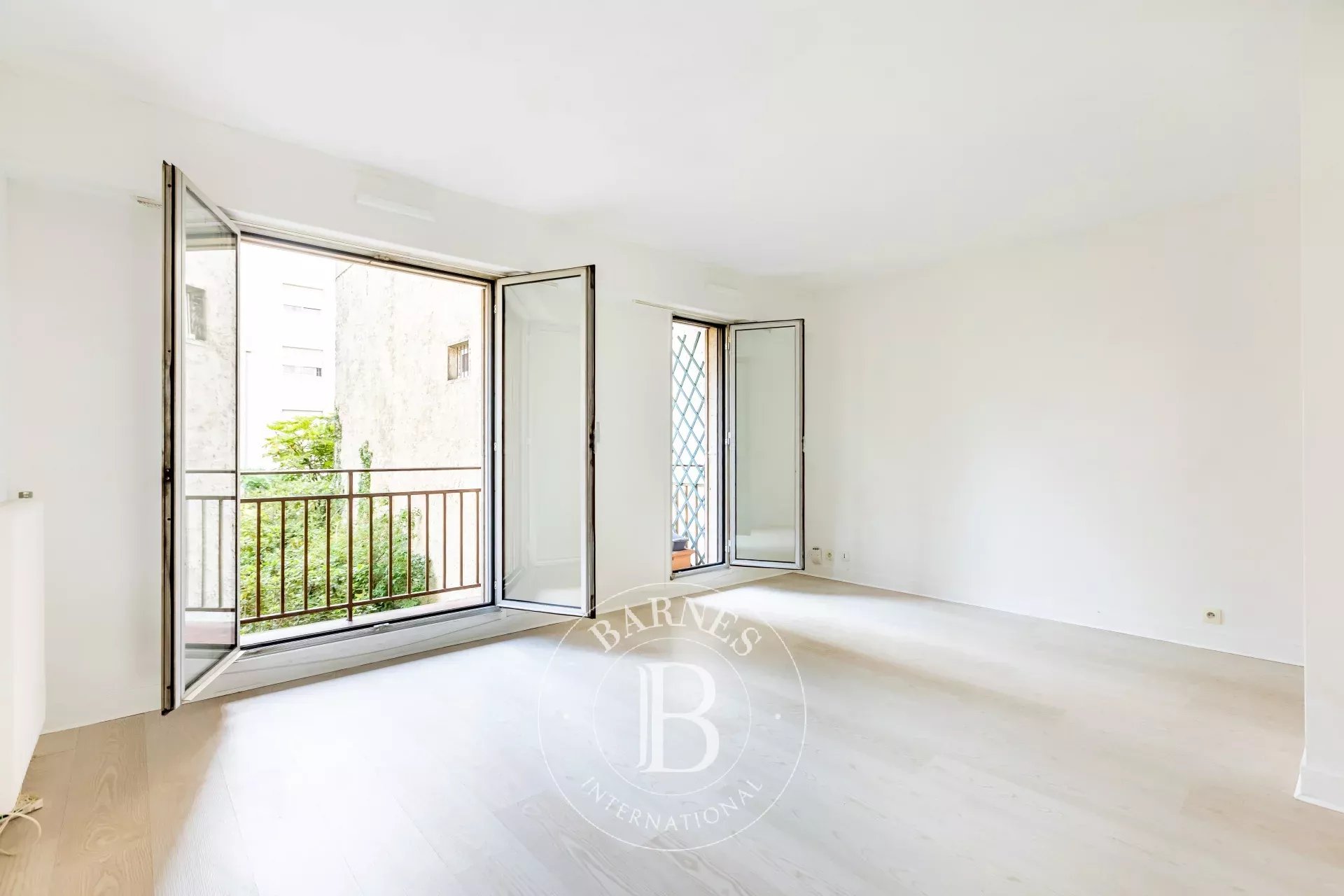 Appartement Paris 75015  -  ref 87056082 (picture 2)