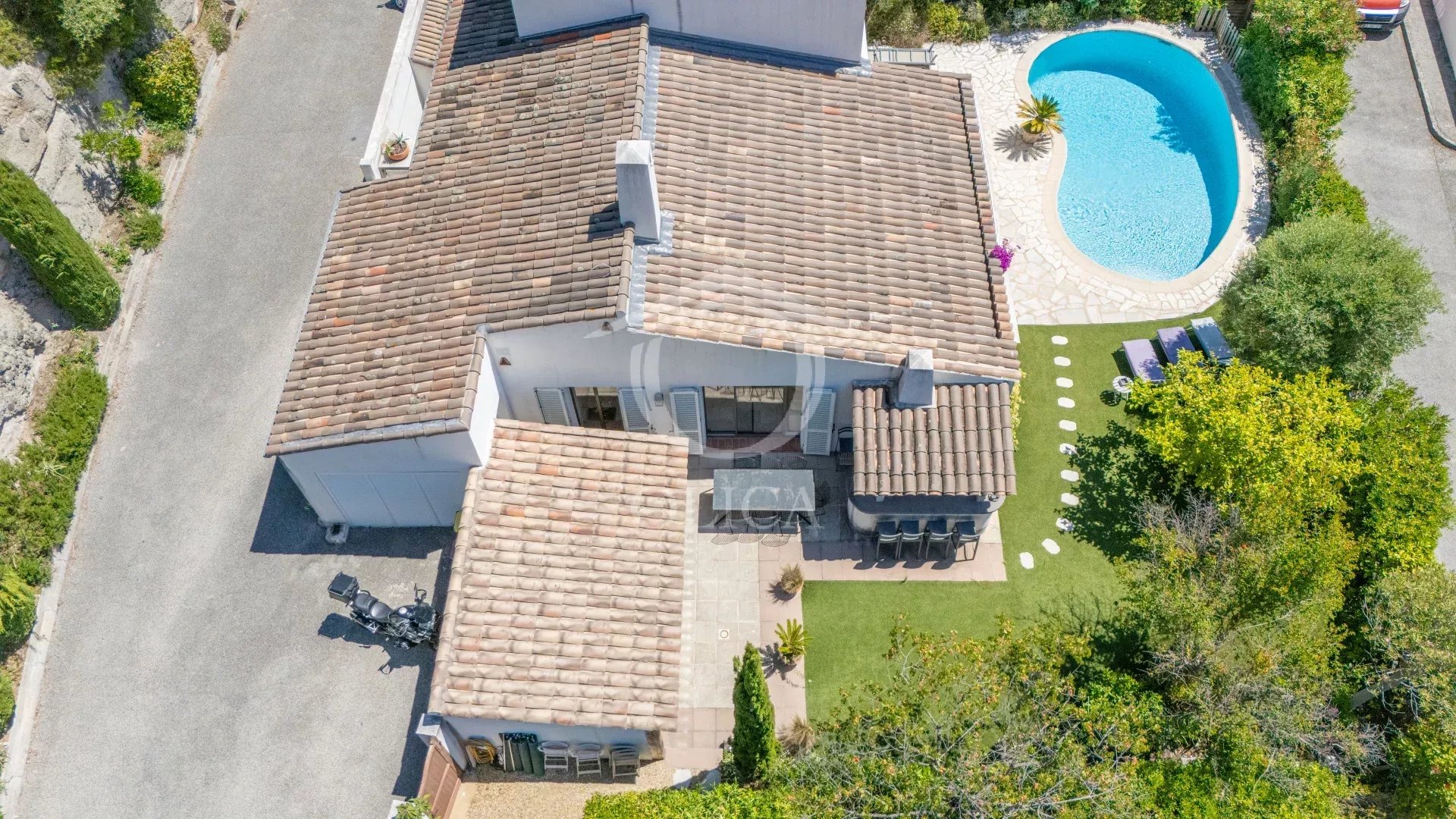 Villa - Estate in the hills above Vaugrenier