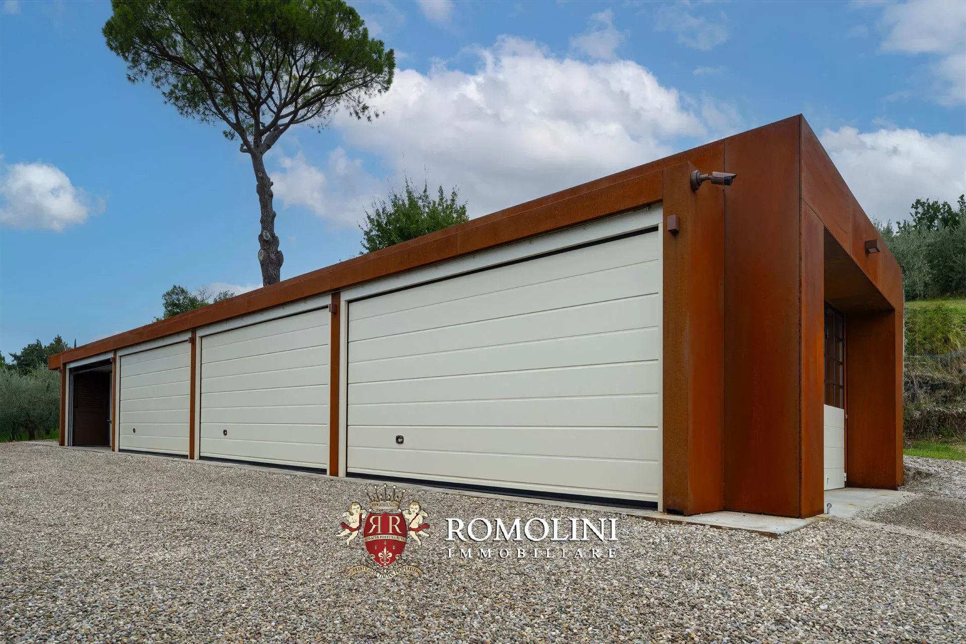 4 Bedroom Villa/Townhouse's Image 31