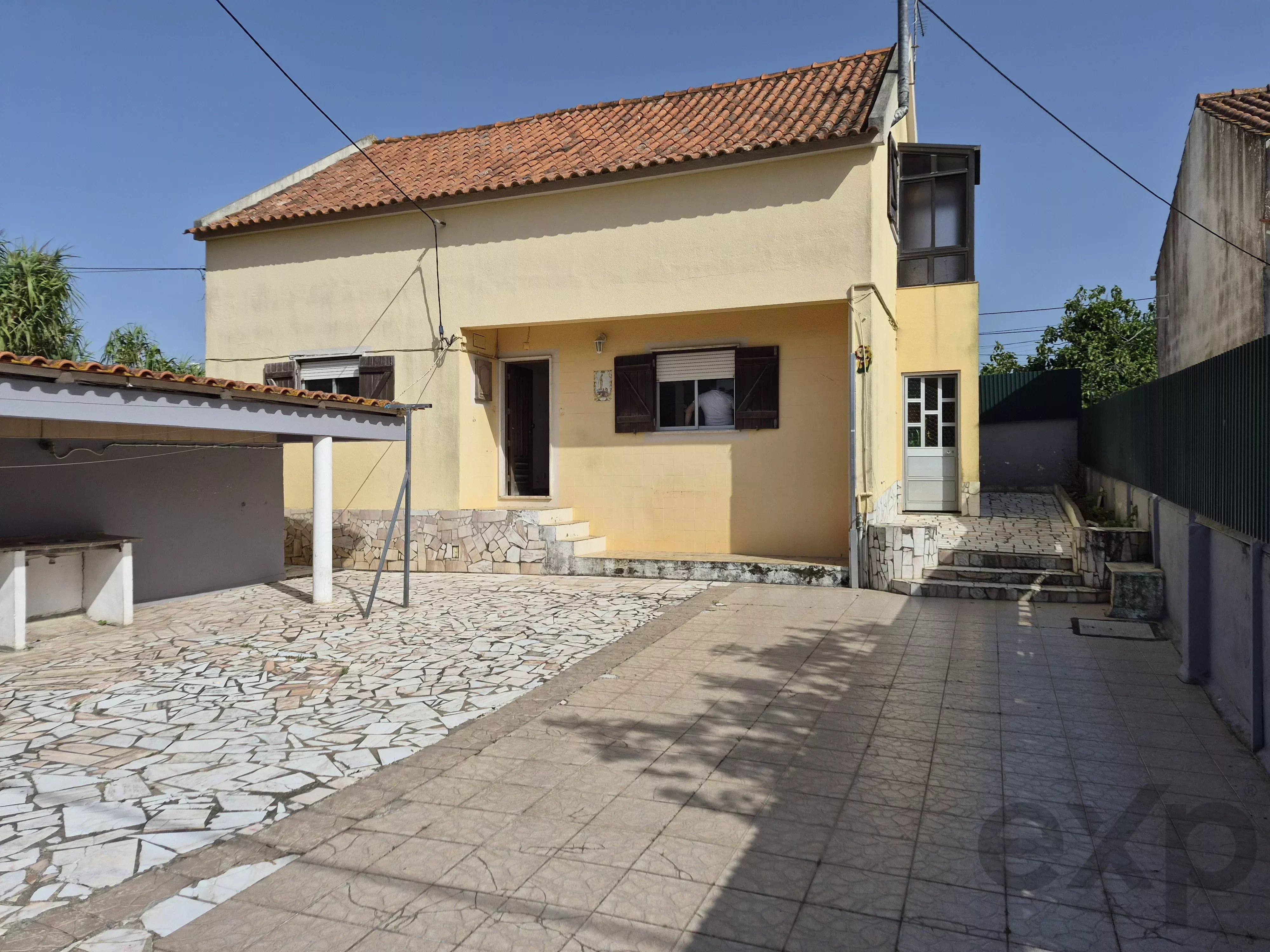 T4 House to remodel 87042365 image 1