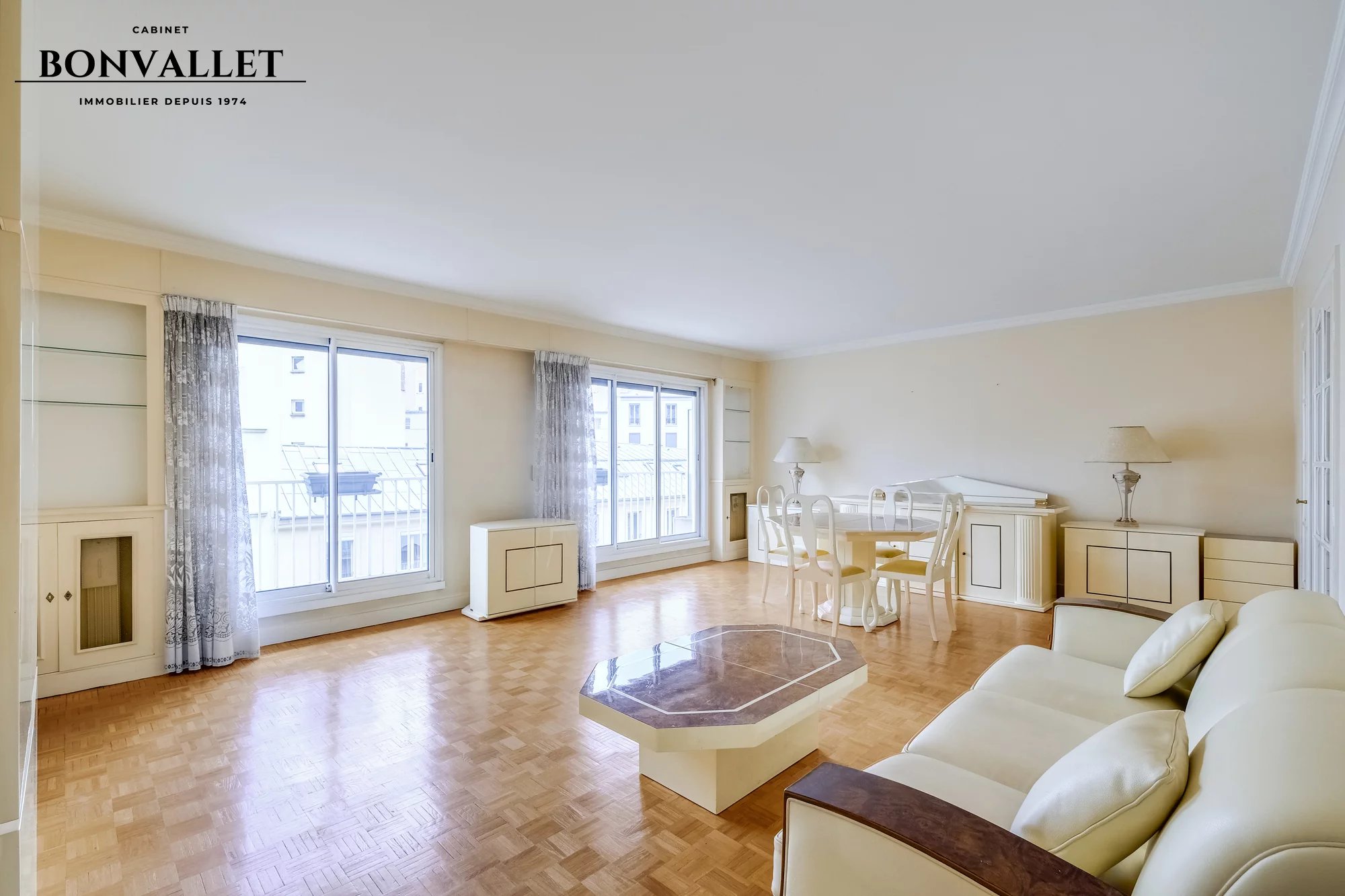 Motte-Picquet-Grenelle – Beau 2/3 pièces 79 m² – Balcon plein sud – Exclusivité