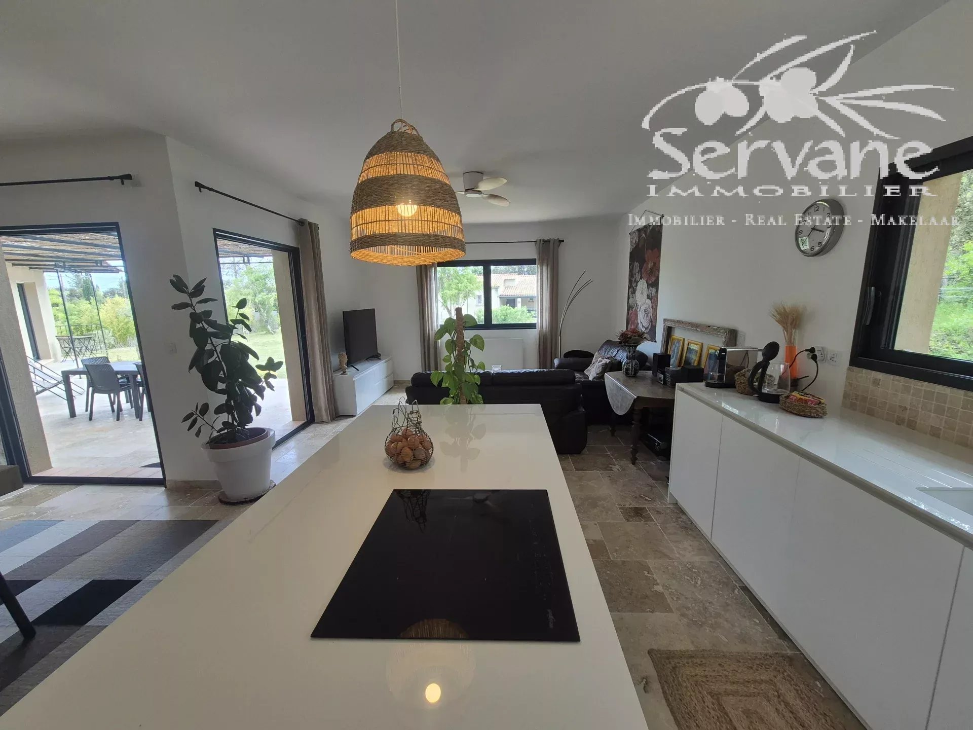 Villa and 4 gites in Cotignac, unique layout with pool house and pool