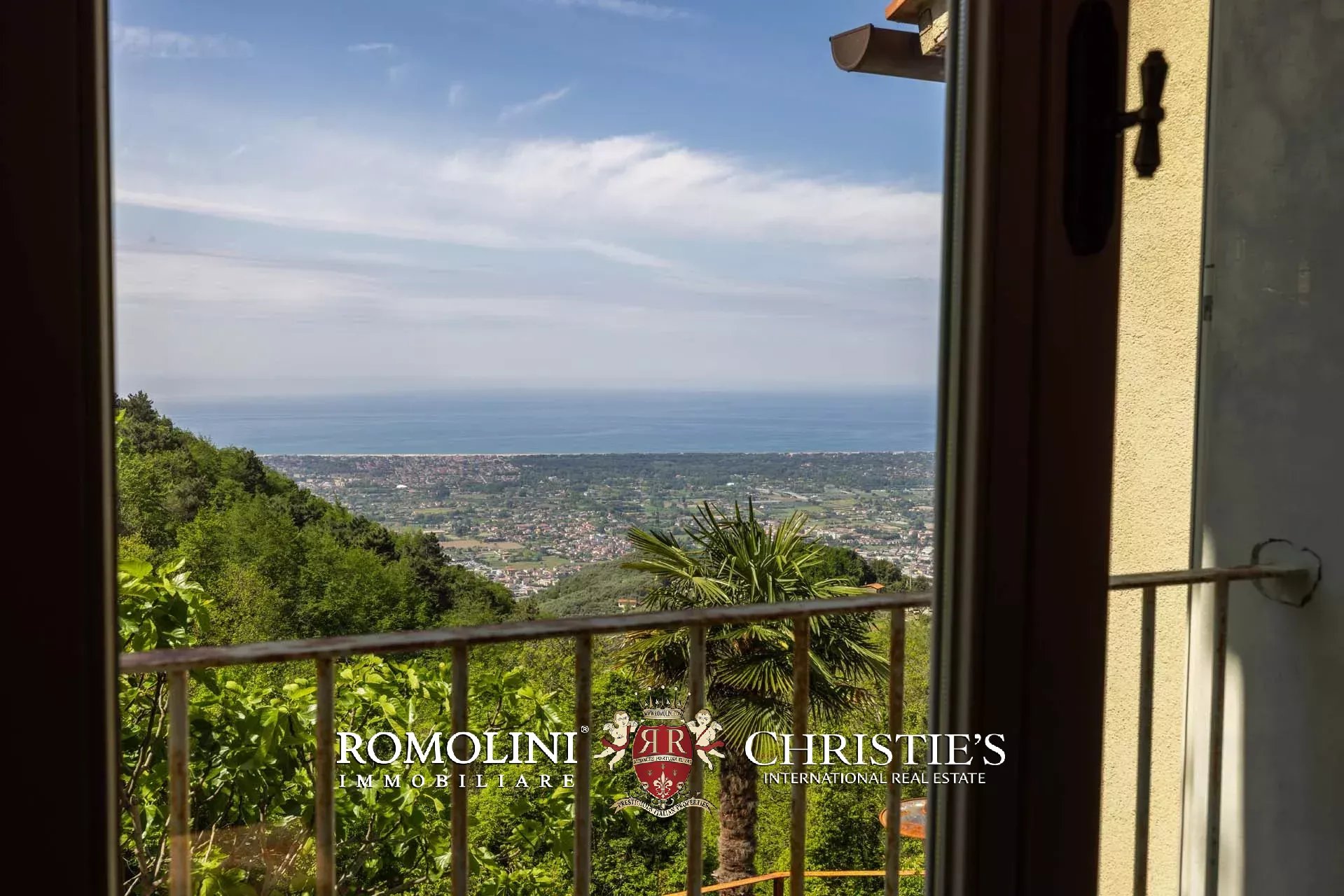 4 Bedroom Villa/Townhouse's Image 20