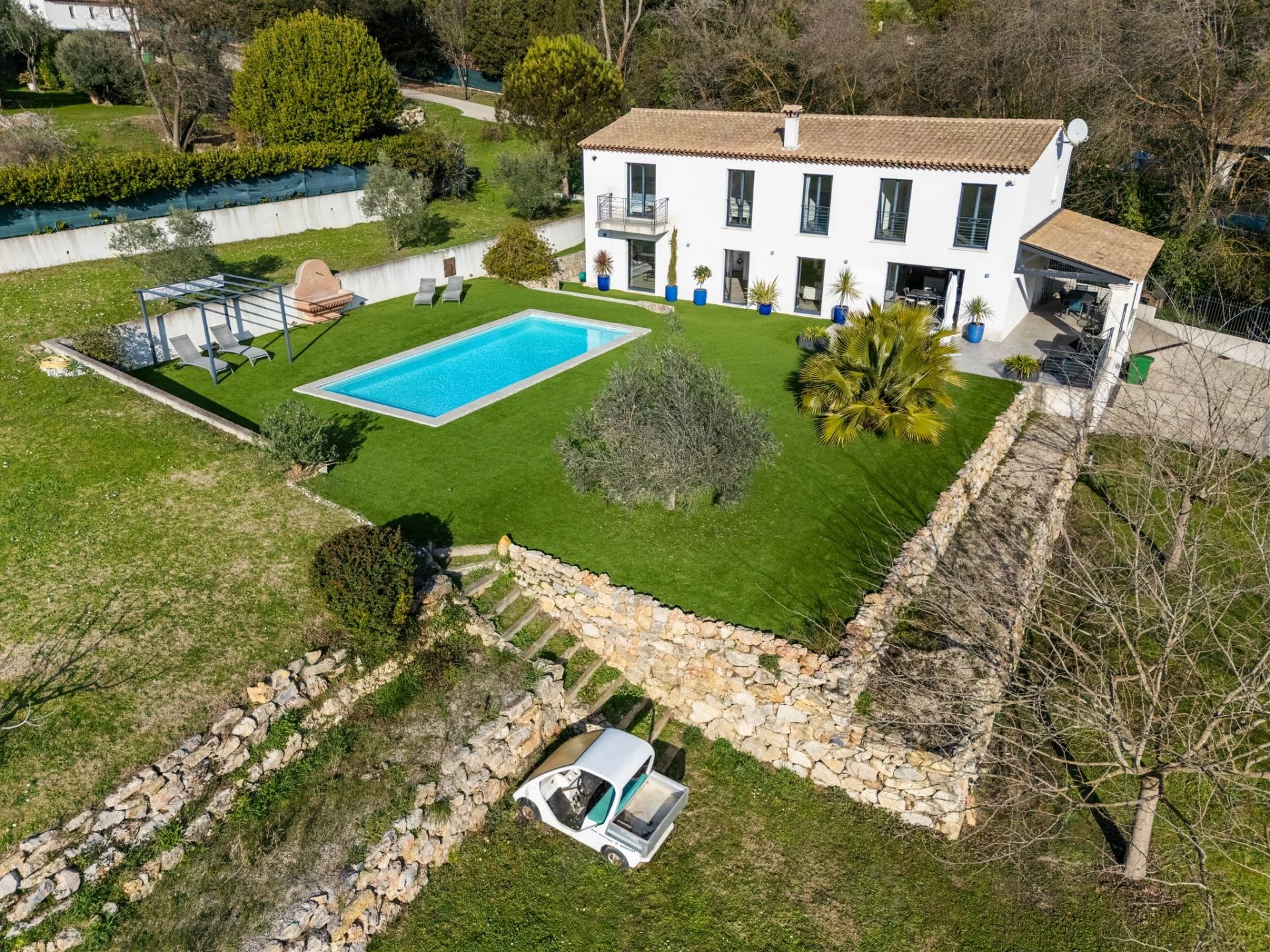 Beautiful modern bastide in absolute peace and quiet