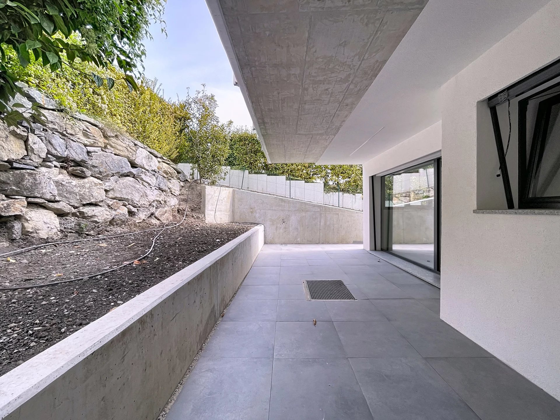 Maison neuve contemporaine – prête à emménager !