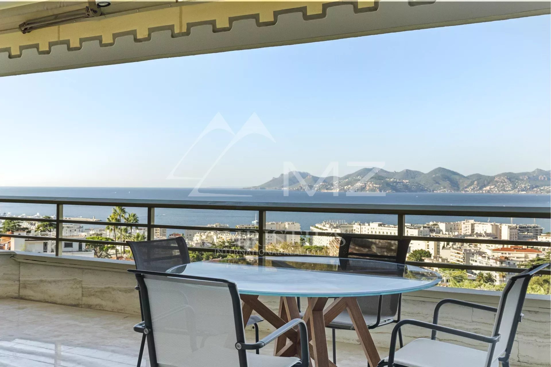 2 Bedroom Apartment/Flat's Image 8