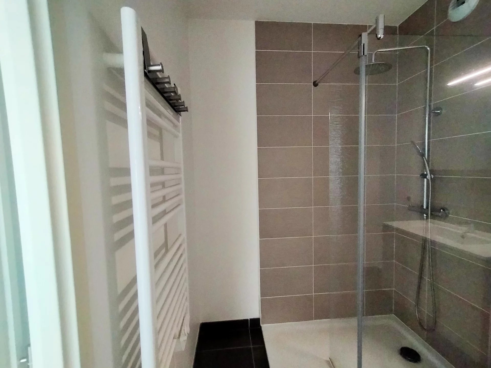 85858898 Location Vénissieux