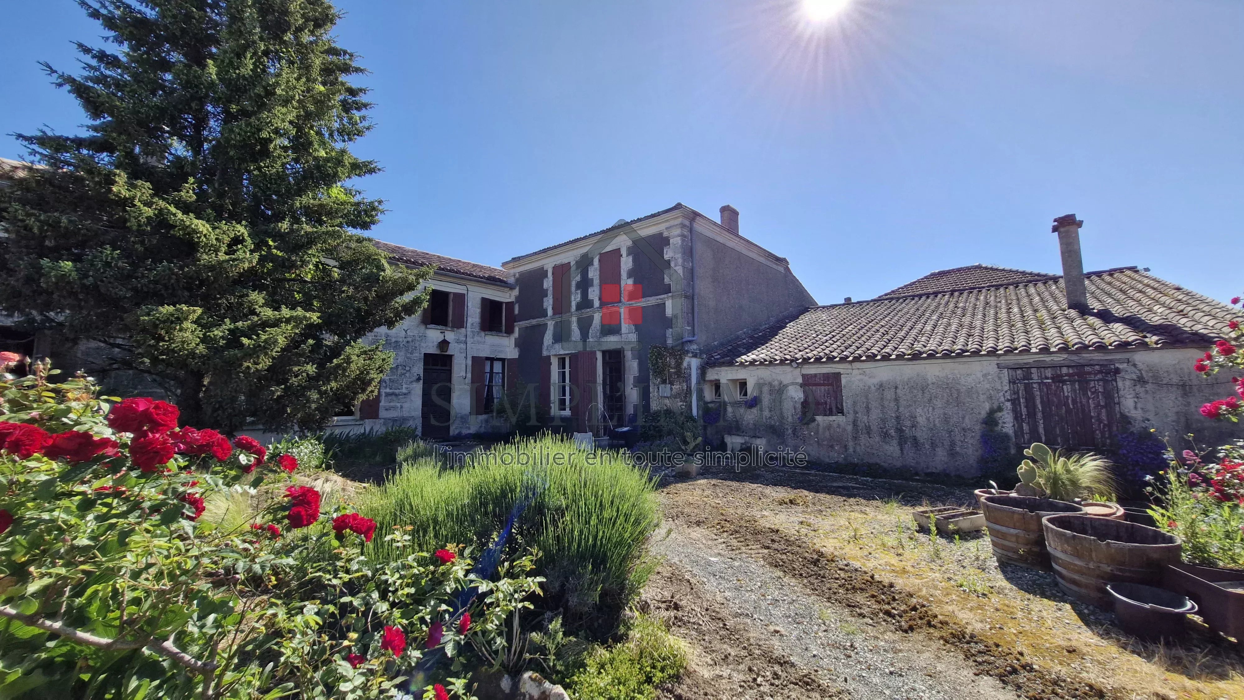 Maison de caractère à rénover / Fort potentiel 400 m²