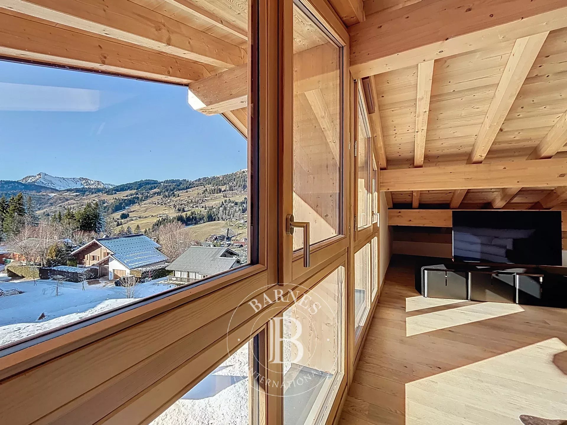 Photo of Les Gets – Spacious Family T6 Duplex – Direct Ski Access – Open Mountain Views