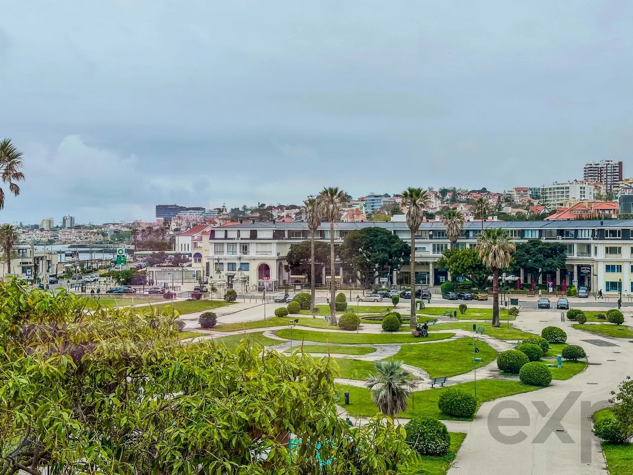Beautifully renovated apartment in Arcadas do Estoril with sea view 86755453 image 1