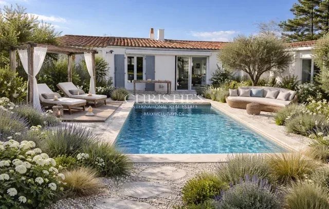 5 Bedroom Villa/Townhouse's Image 25