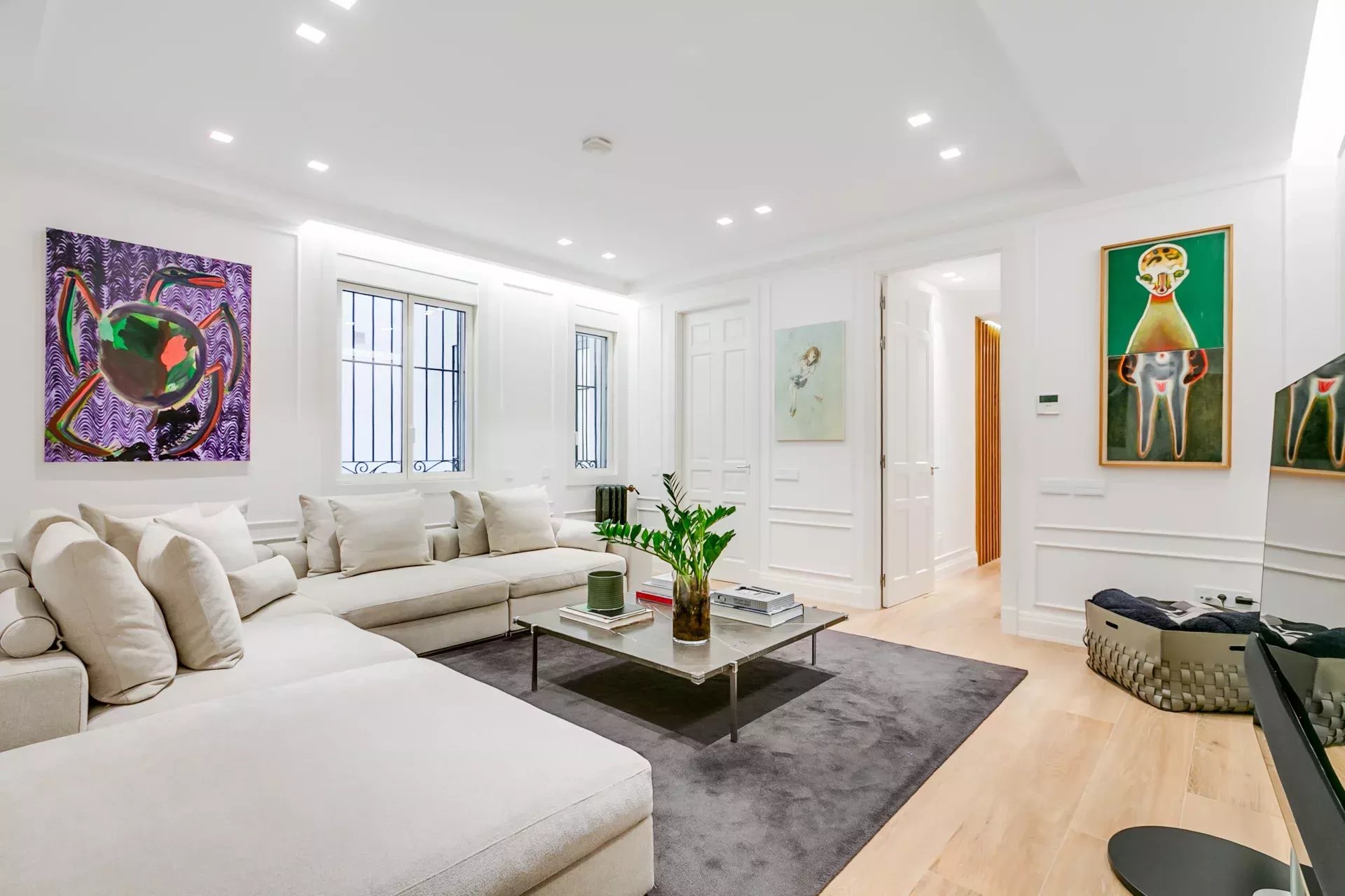 Stunning Newly Renovated Apartment in Jerónimos