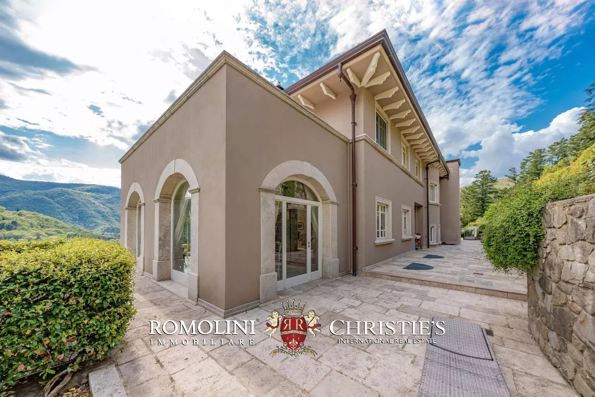 10 Bedroom Villa/Townhouse's Image 125