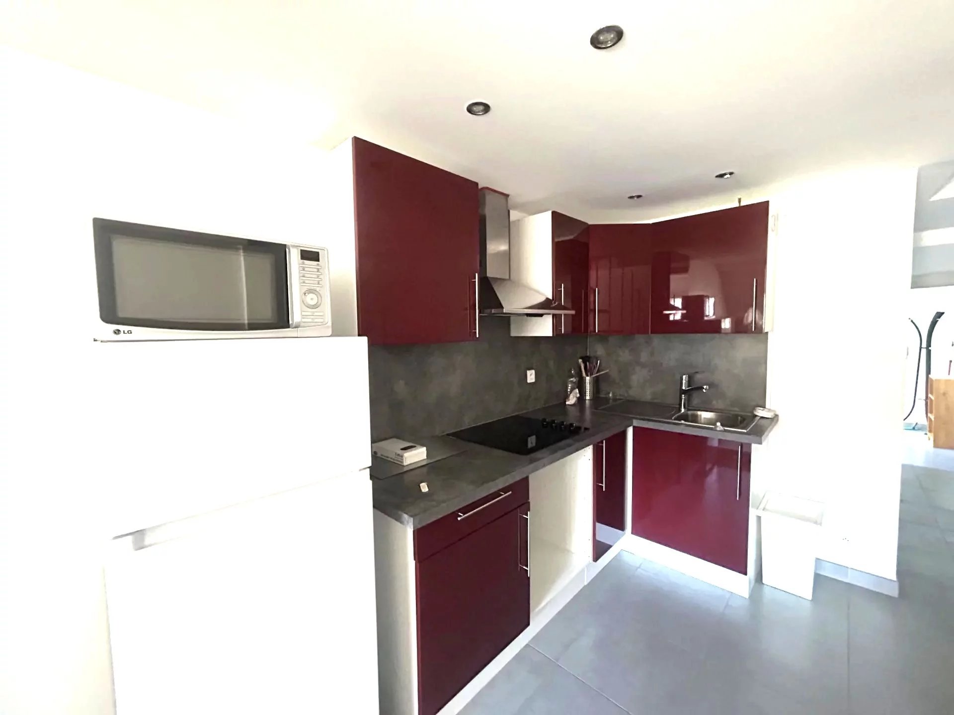 APPARTEMENT DE TYPE F2 - Photo 2