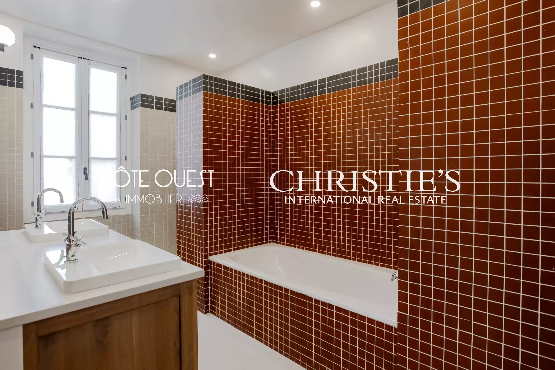 4 Bedroom Villa/Townhouse's Image 12