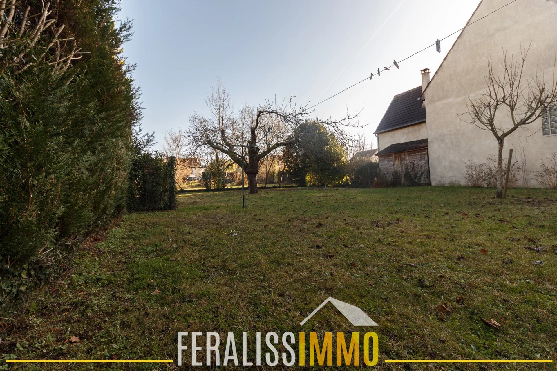 Terrain de 313 m2 à Éragny Village !