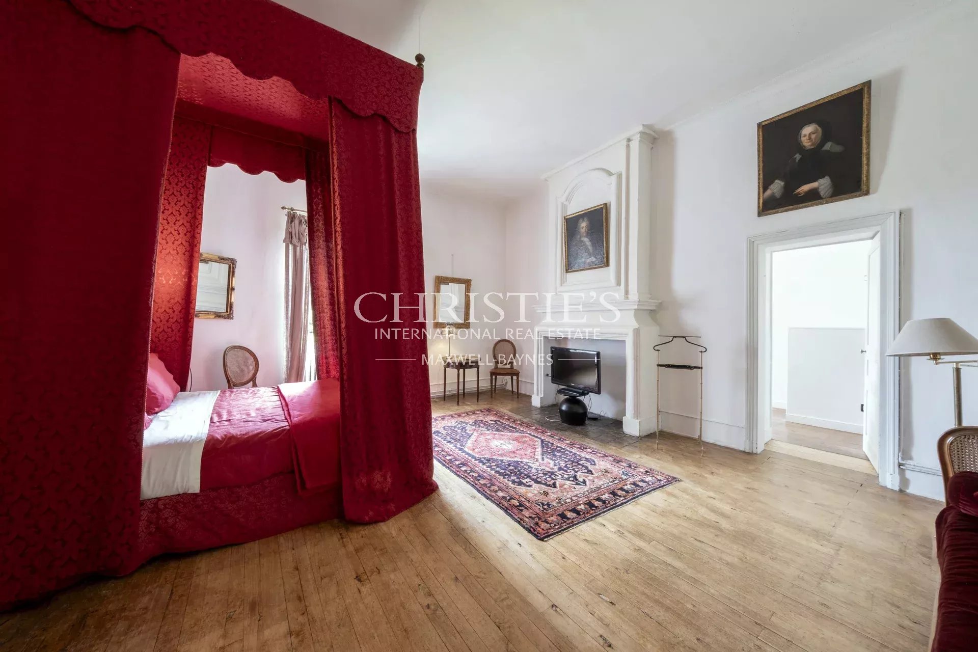 7 Bedroom Chateau's Image 19