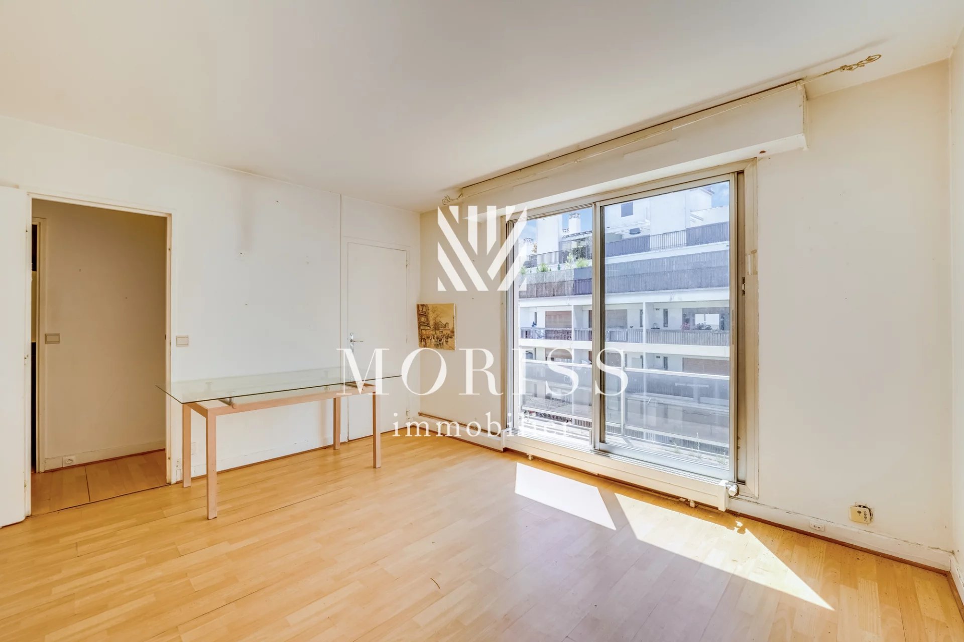 À vendre – Paris 17e – Studio 28,97 m² avec balcon filant de 7m² - Image 1