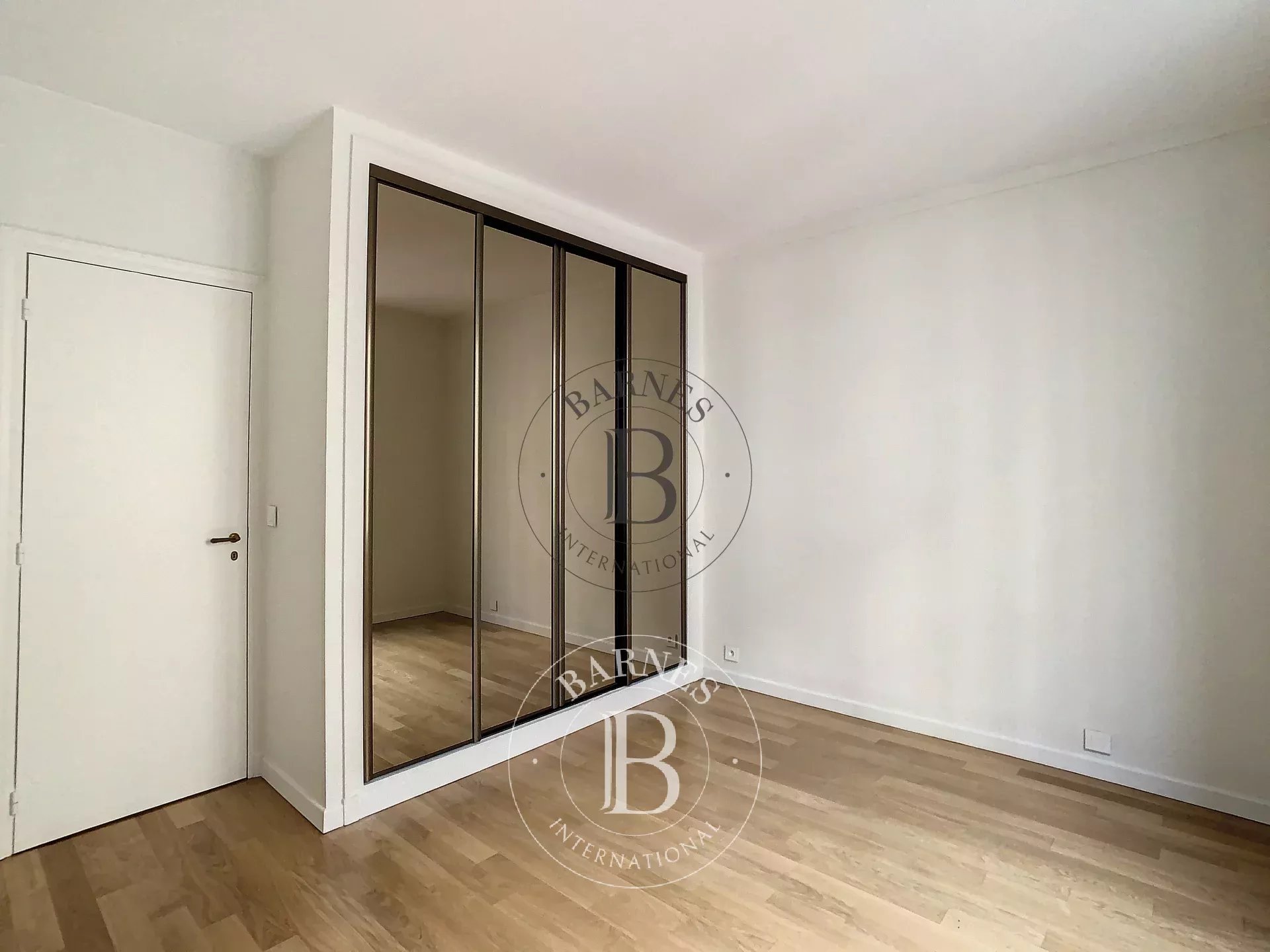 Daire Paris 8ème - picture 13