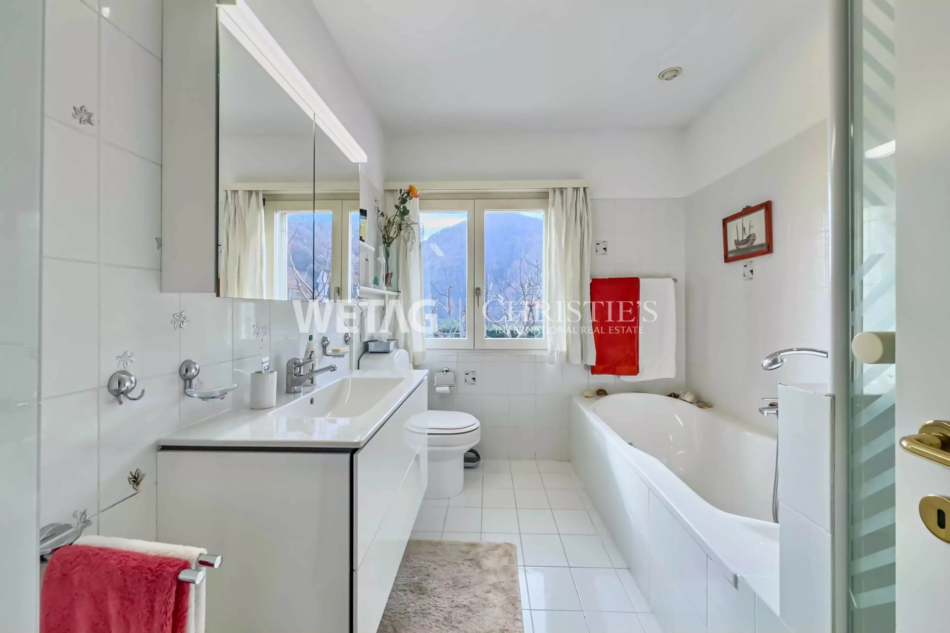 5 Bedroom Villa/Townhouse's Image 7