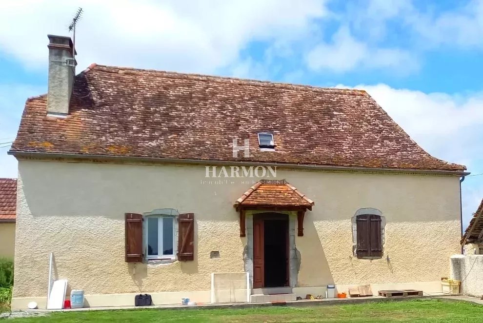 Maison avec 2 dépendances et une chênaie sur 3300m²