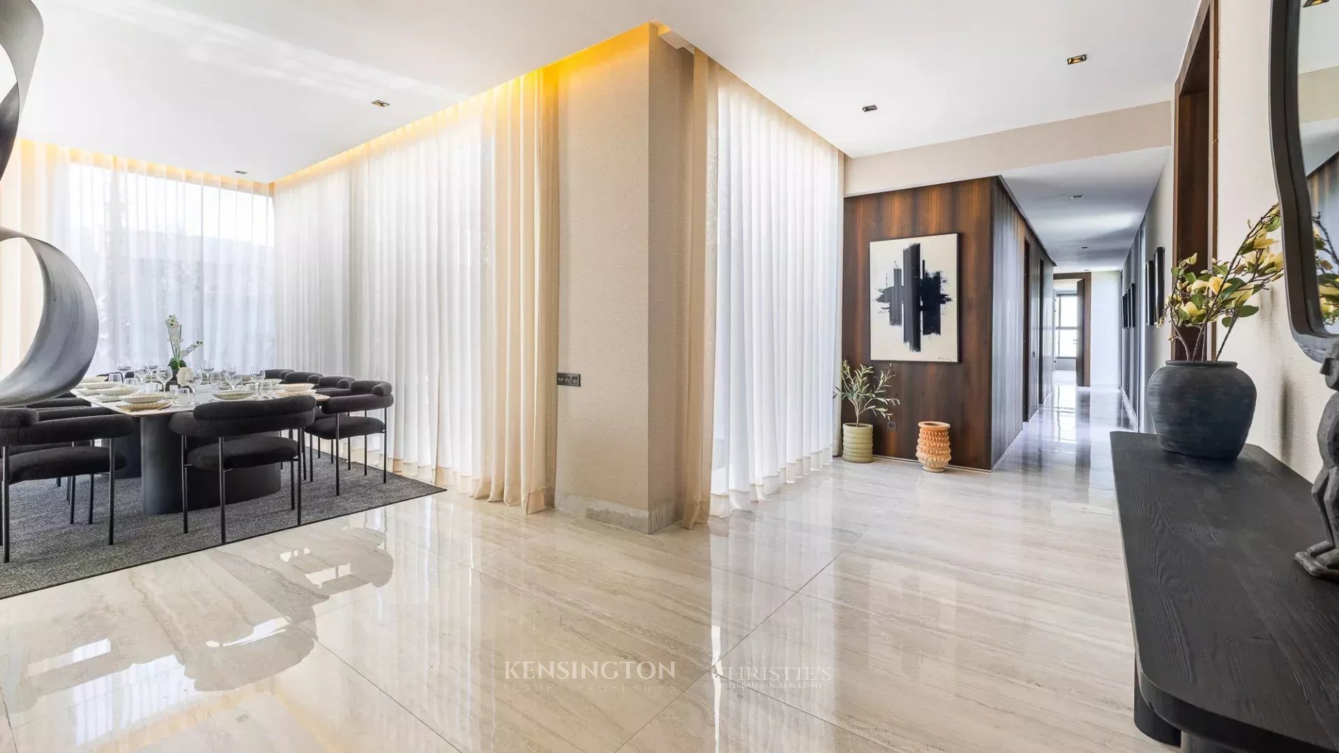 5 Bedroom Villa/Townhouse's Image 18
