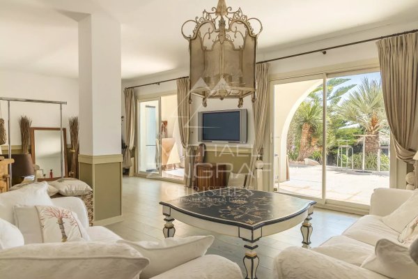 Propriété provençale moderne avec vue mer panoramique — photo 6