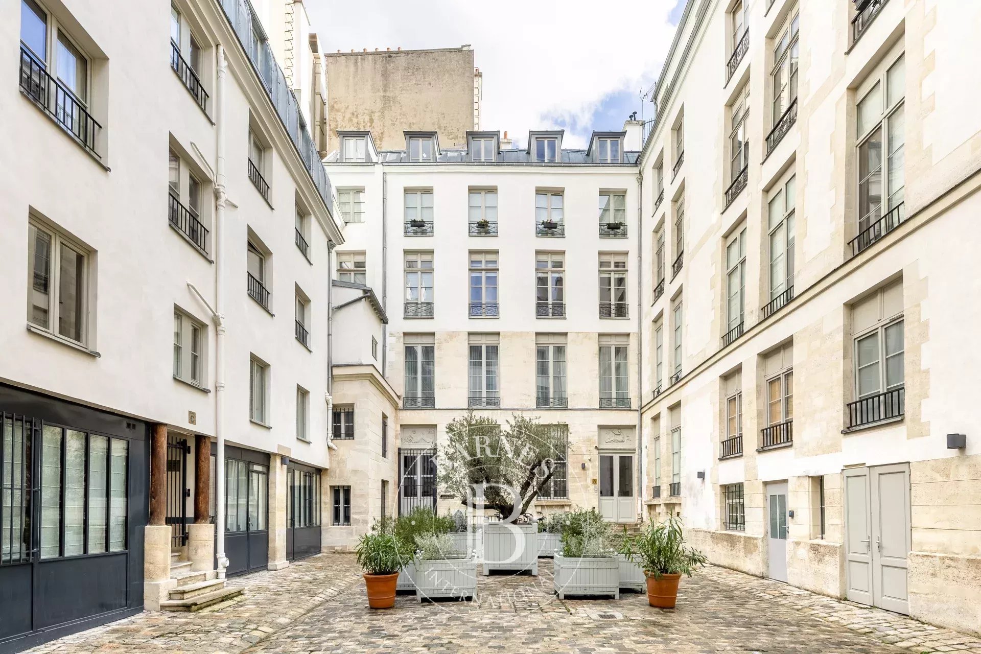 Daire Paris 4ème - picture 7