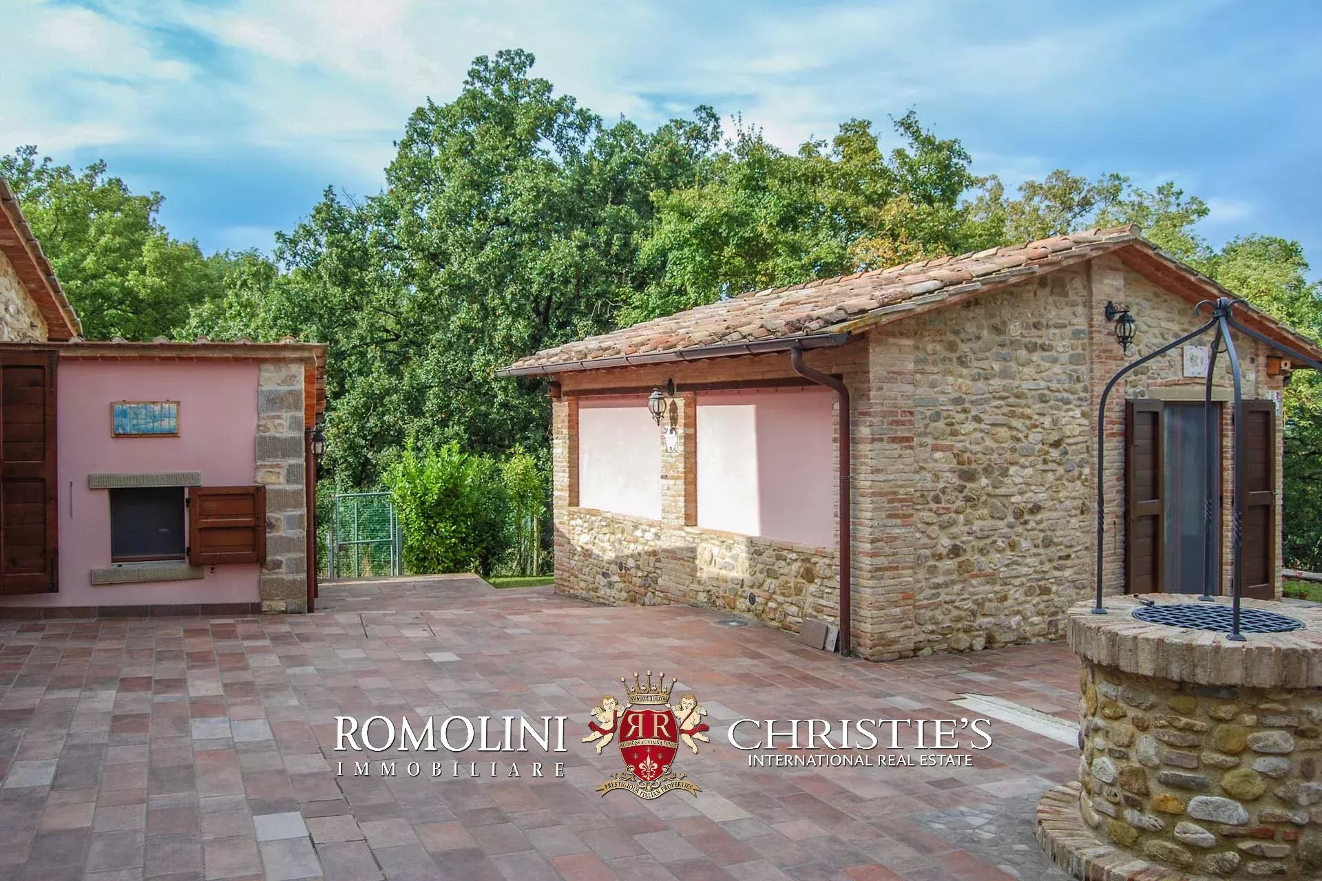 10 Bedroom Villa/Townhouse's Image 18