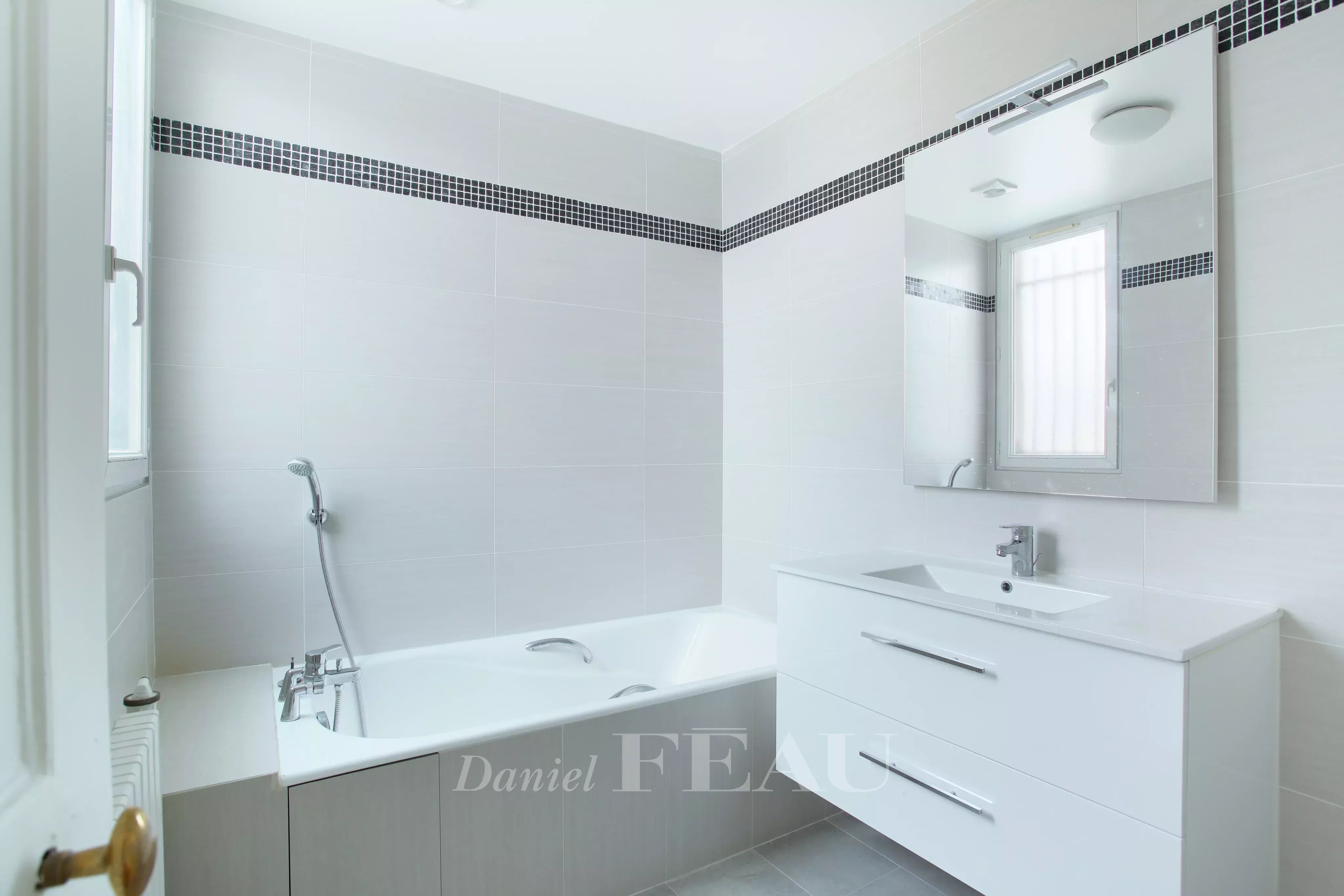 Rental Apartment Paris 16th