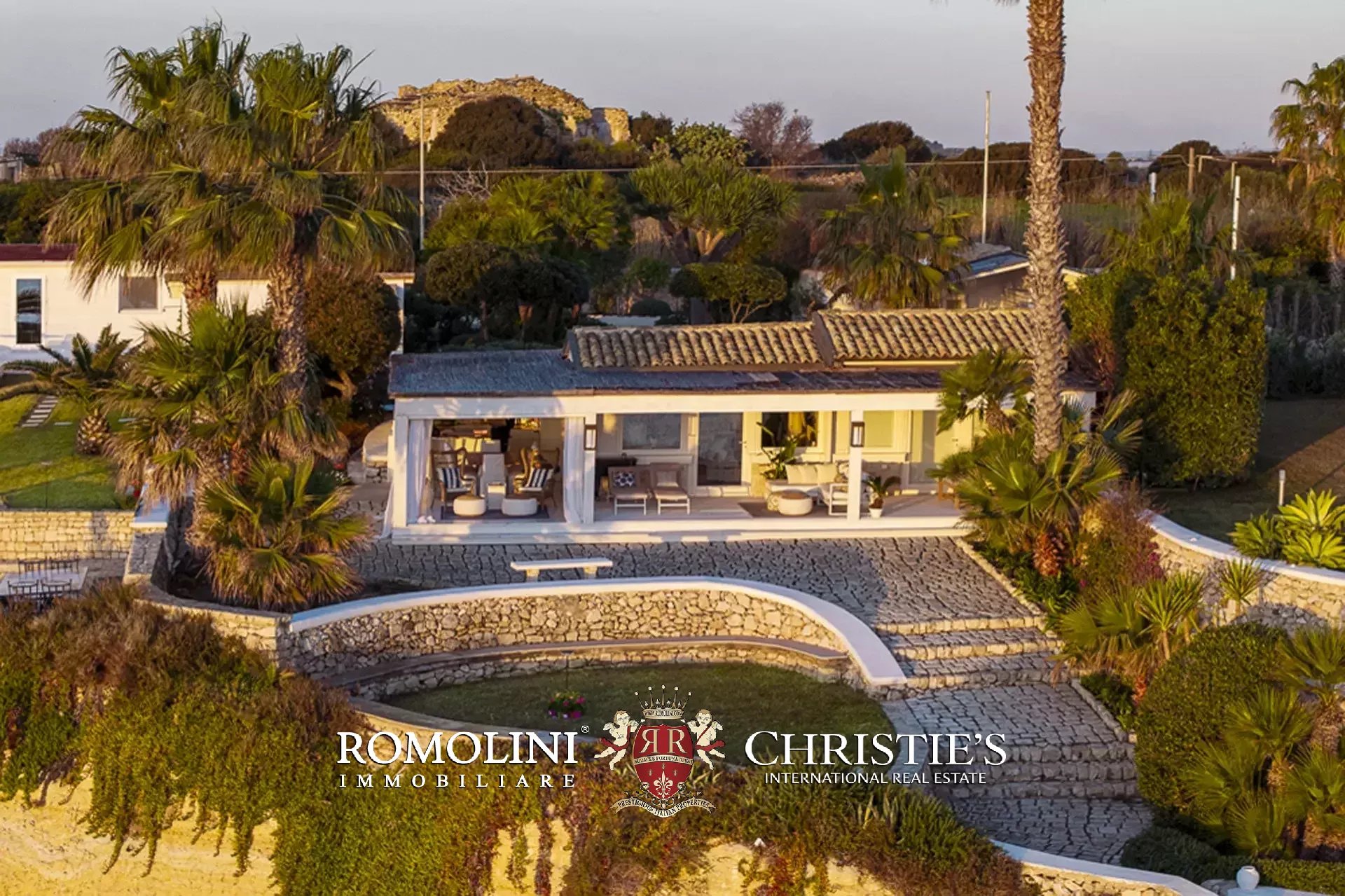 4 Bedroom Villa/Townhouse's Image 17
