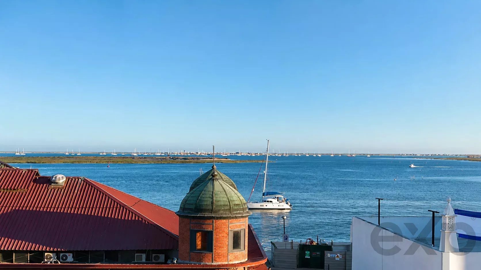 Between the Markets and Ria Formosa: A Unique Property in the Heart of Olhão 87140616 image 1