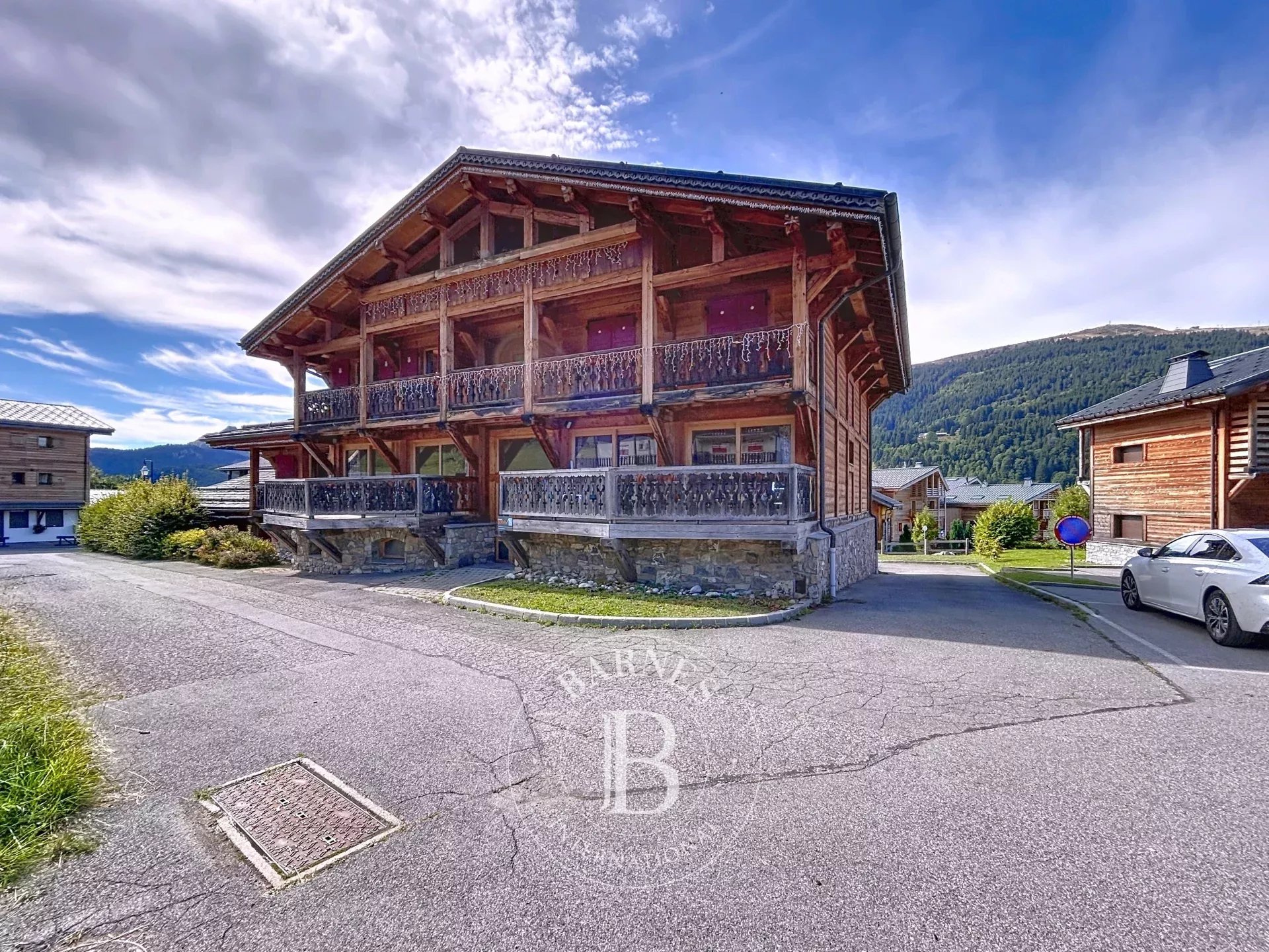 Photo of Les Gets – Ski-in/Ski-out property with 3 units