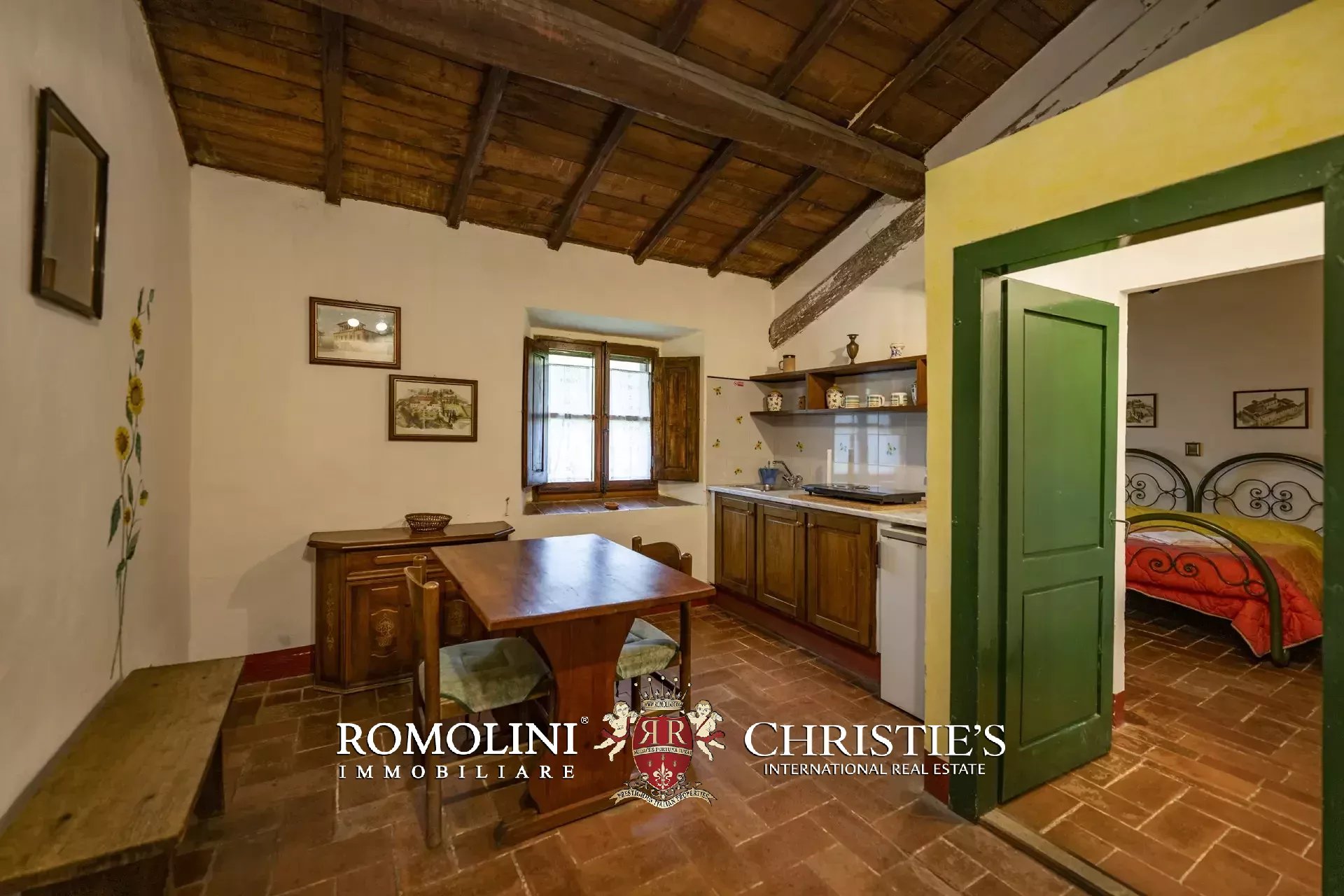 101-HA ESTATE WITH NATURAL SPRINGS FOR SALE BETWEEN AREZZO AND FLORENCE