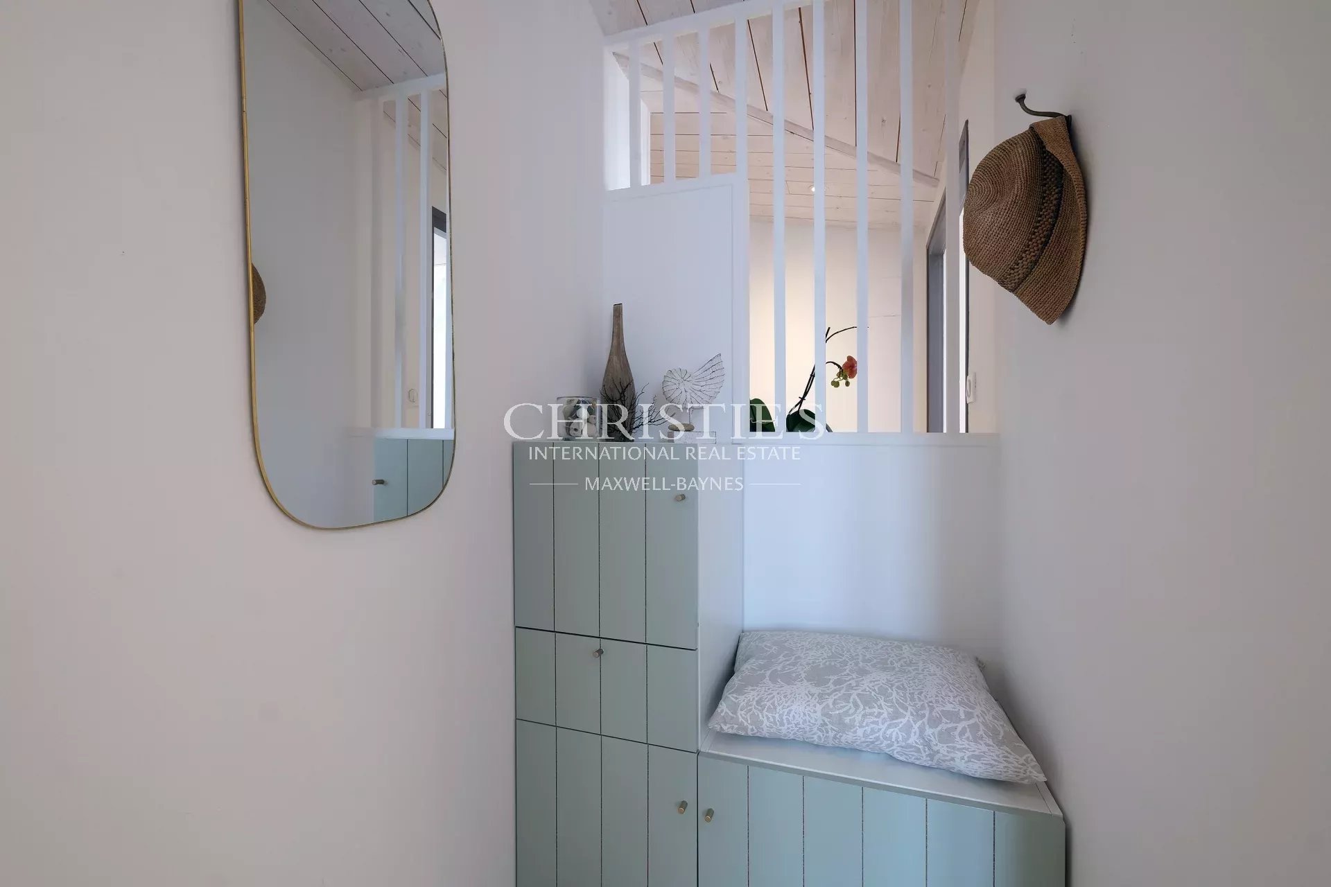 5 Bedroom Villa/Townhouse's Image 8