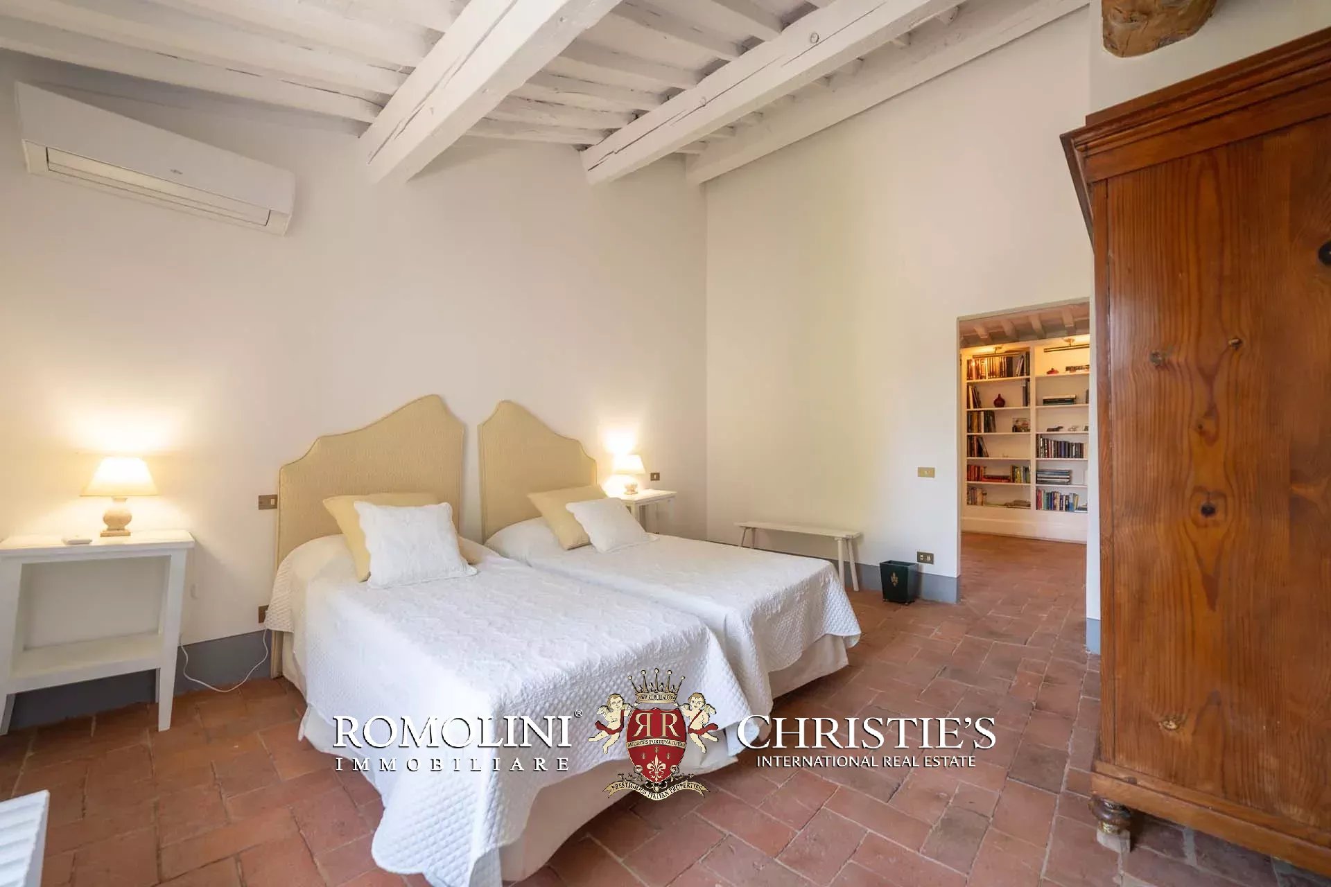 15 Bedroom Villa/Townhouse's Image 70
