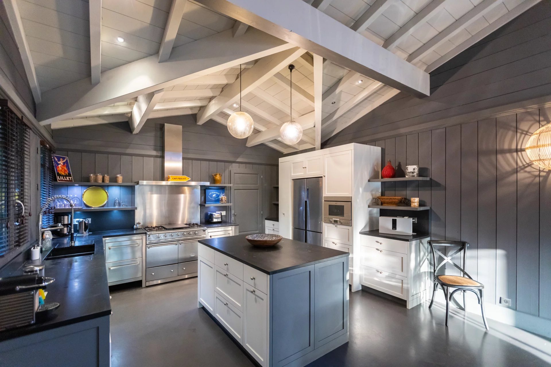 VILLA L'HORIZON, FOR 10 PEOPLE WITH SWIMMING POOL, NEAR THE LIGHTHOUSE OF CAP FERRET - picture 2