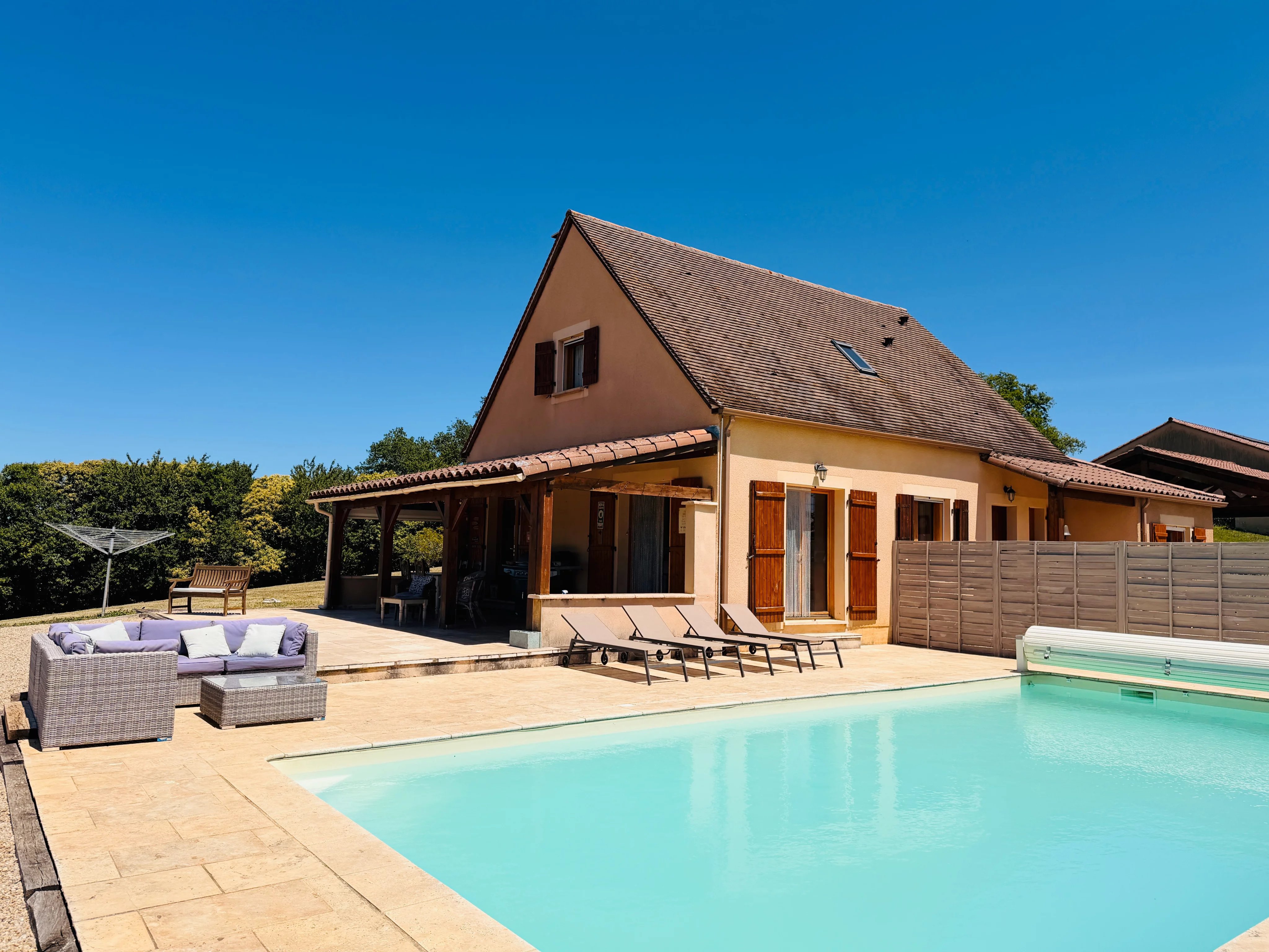 4-bed house with heated pool and superb west-facing views near Gourdon, Lot