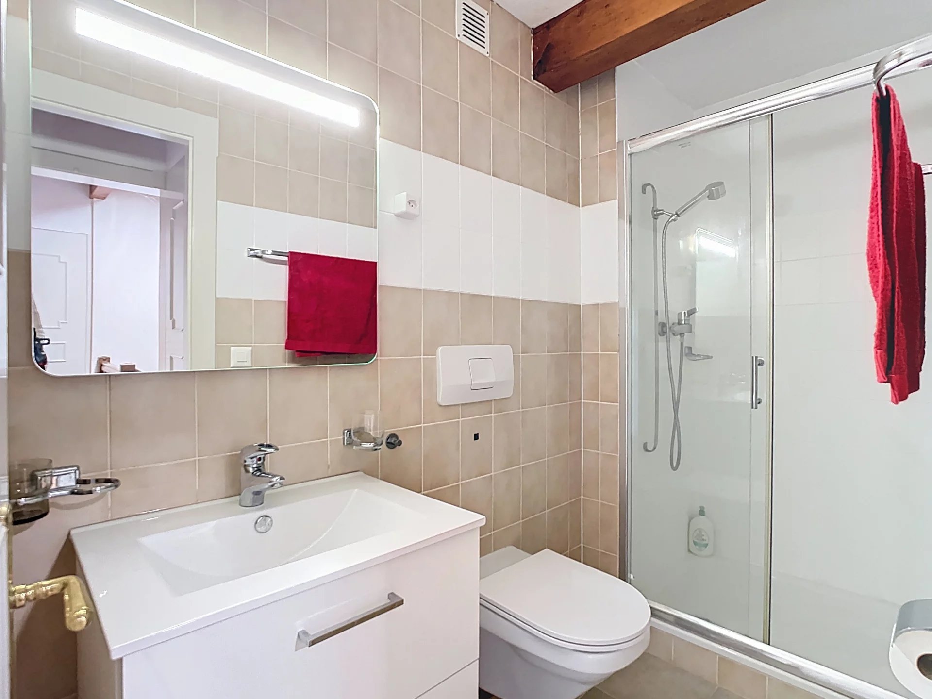 Maison vaudoise avec magnifique jardin