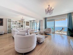 Sea view beautifully renovated apartment for sale in Cannes — photo 2 of 7