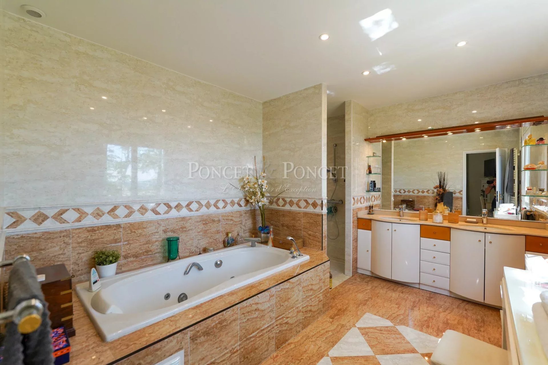 5 Bedroom Villa/Townhouse's Image 19