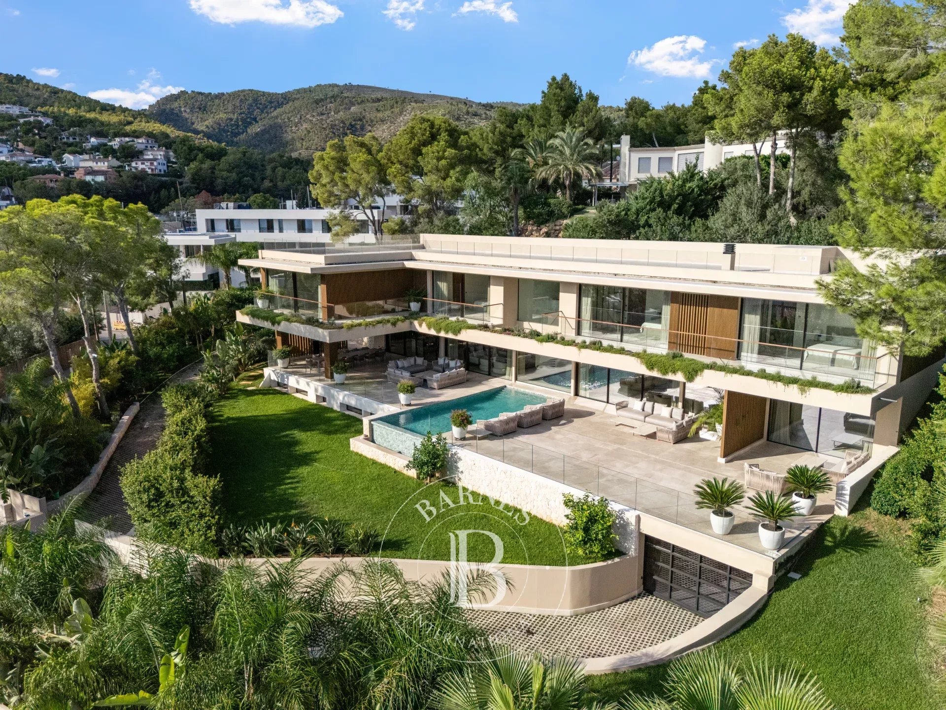 Villa de Luxe à Portals Nous avec 7 Chambres, Vue sur Mer et Piscine à Débordement