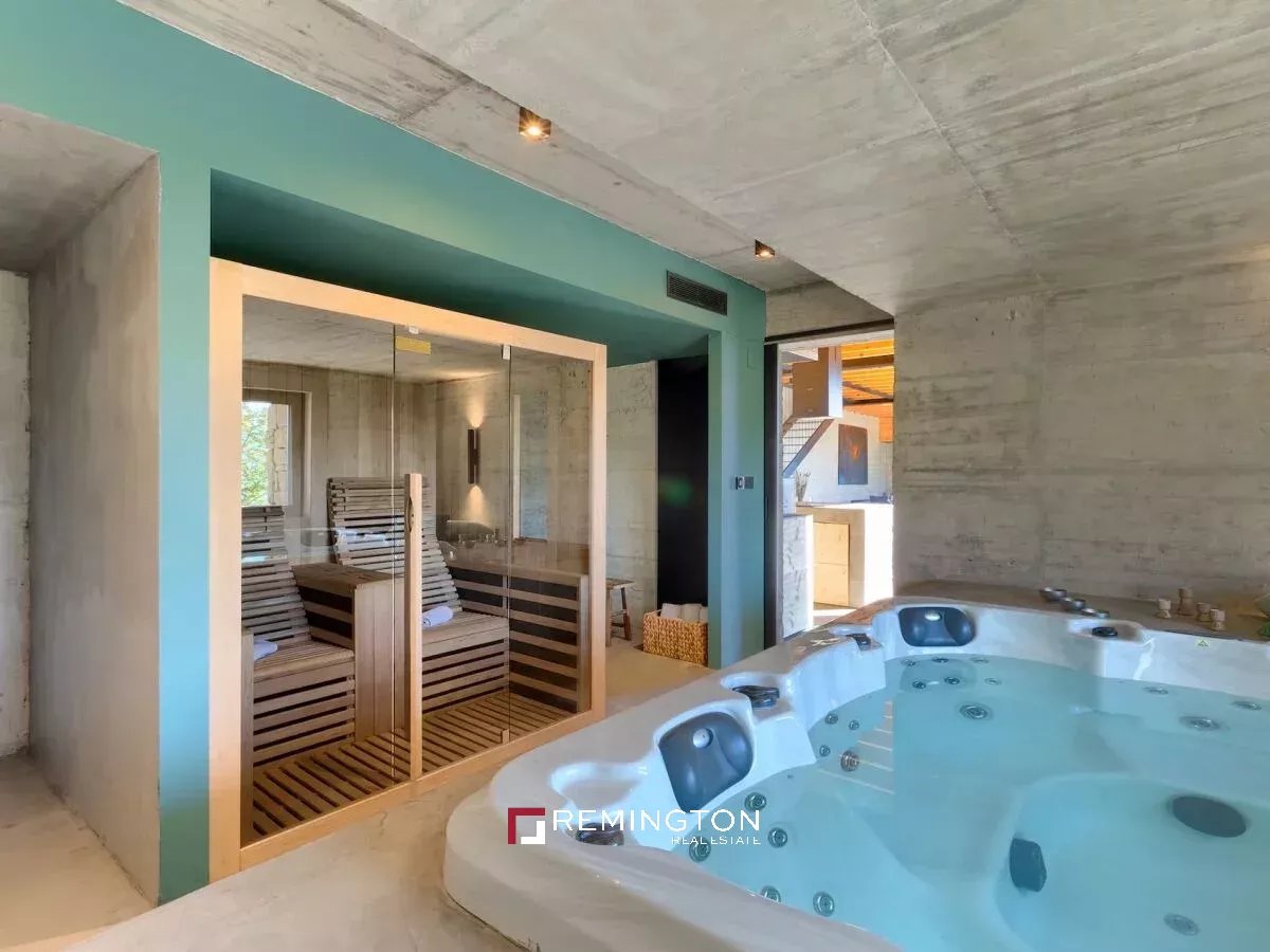 4 Bedroom Villa/Townhouse's Image 19